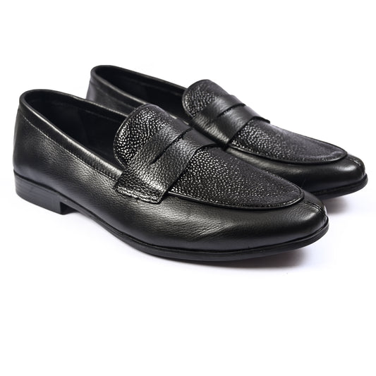 BLACK TEXTURED LEATHER SHOES