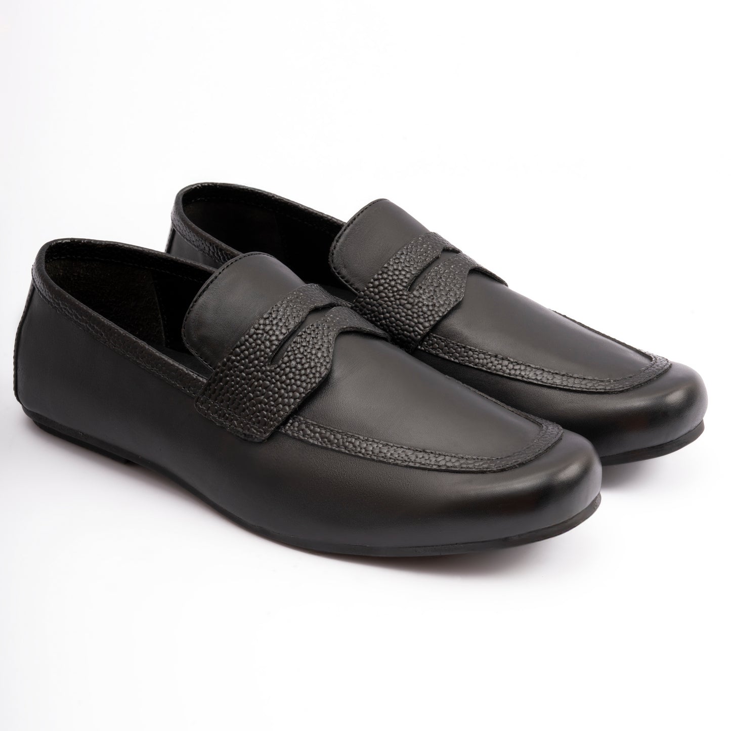 BLACK ANILINE LEATHER MOCCASIN