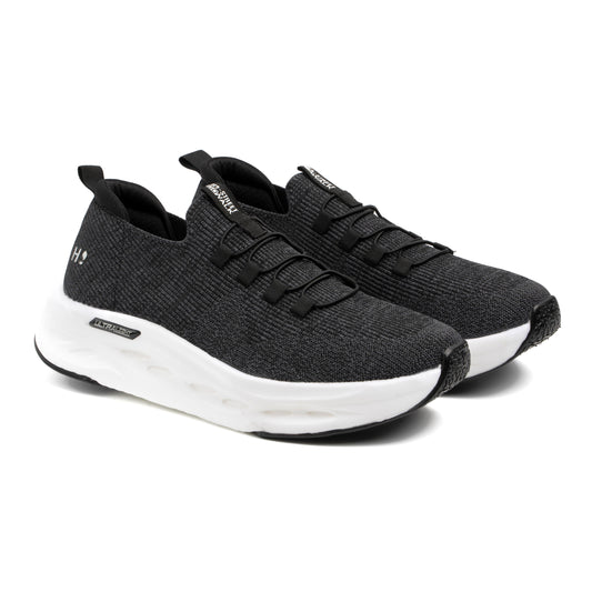 LACE UP STYLE TRAINER