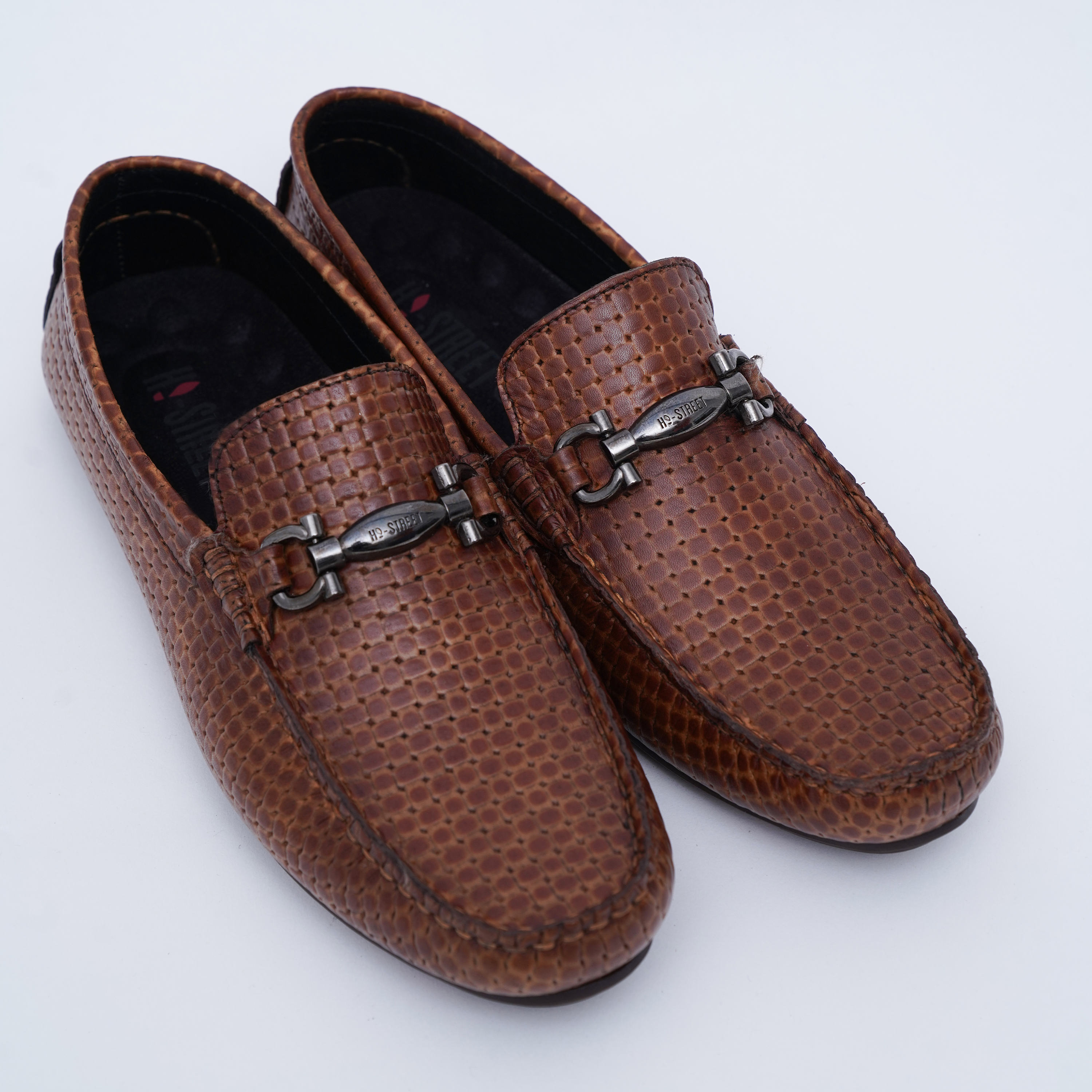 BROWN LEATHER EMBOSSED MOCCASIN