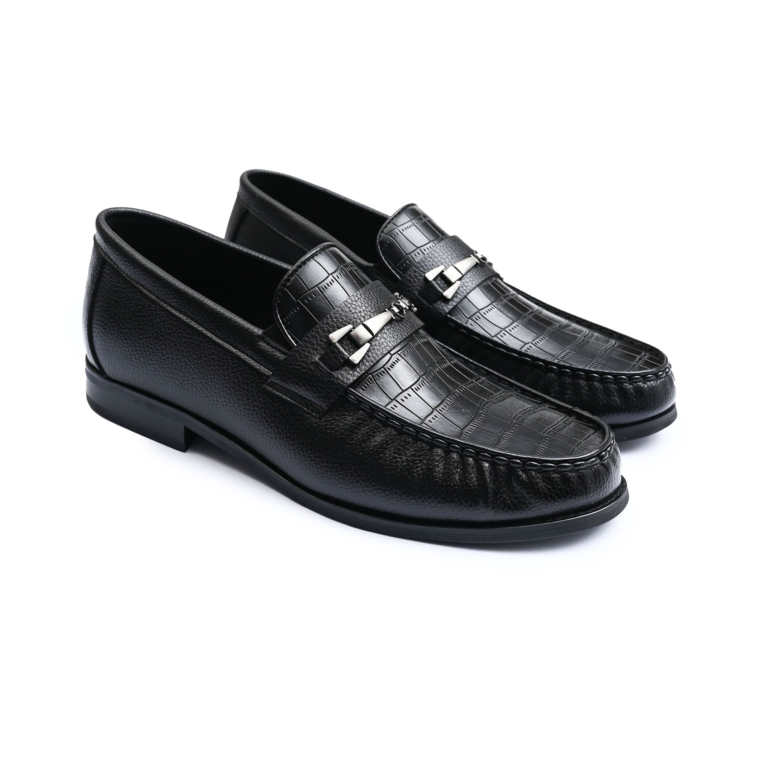 BLACK TEXTURE PLATE LOAFER