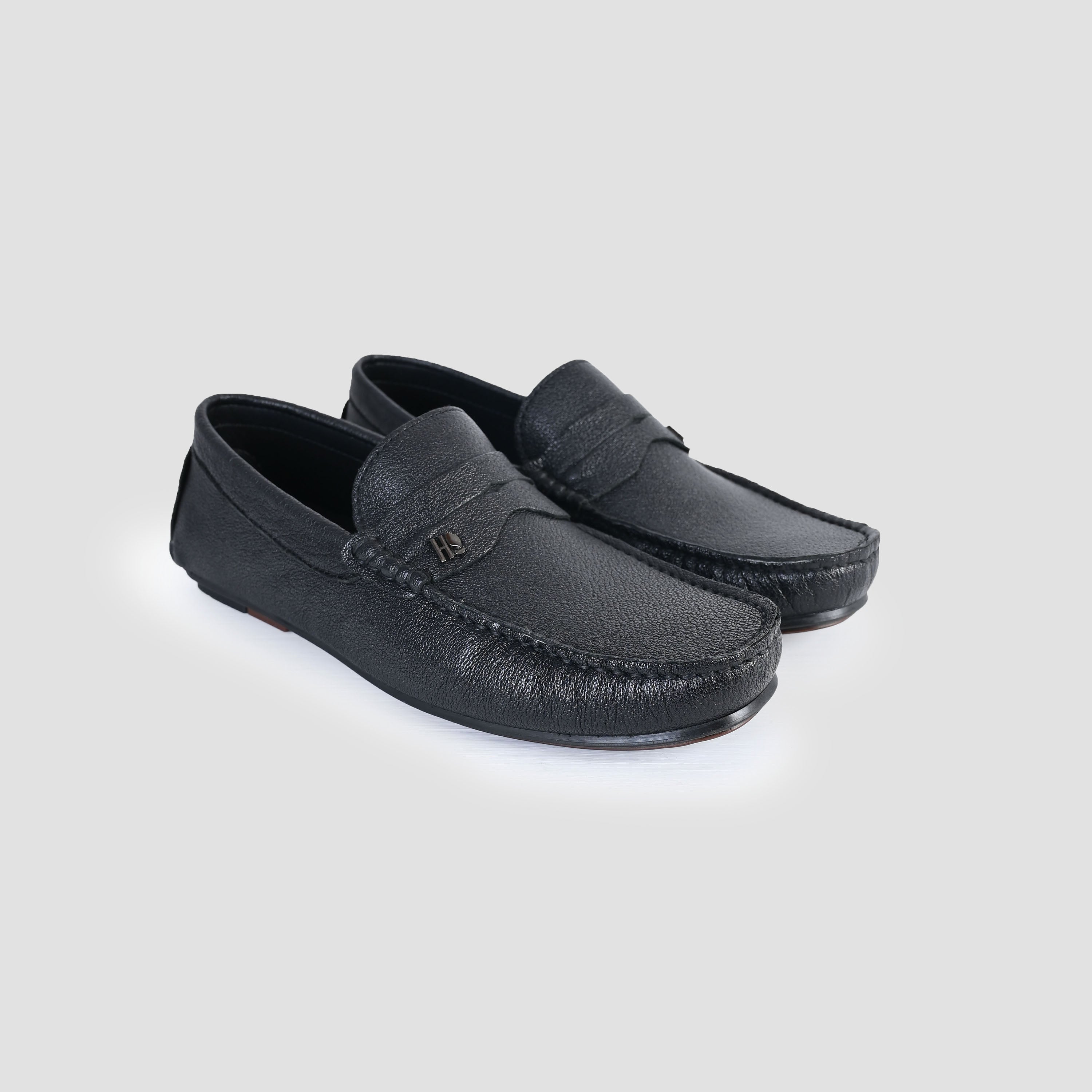 PEBBLED LEATHER MOCCASIN