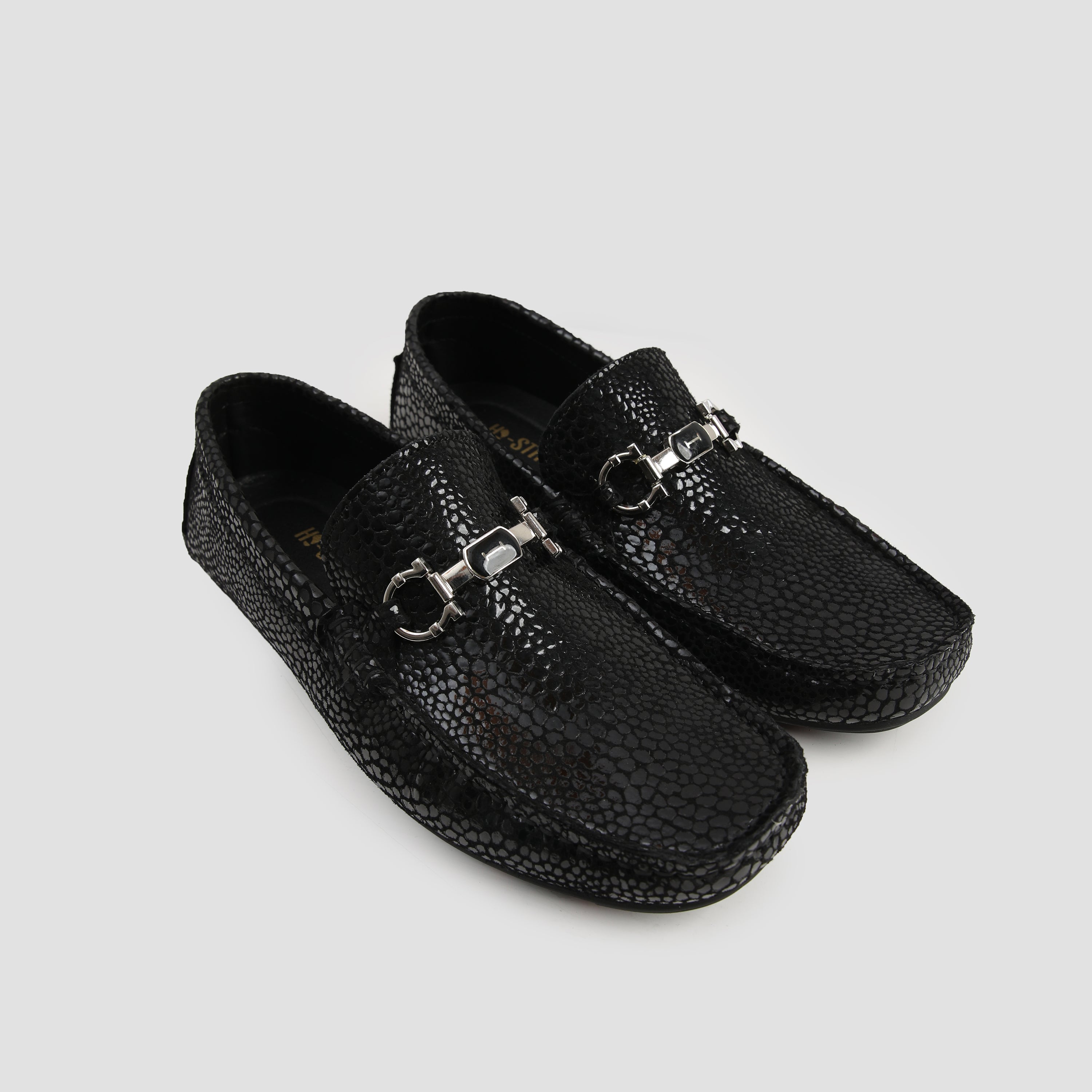 BLACK TEXTURED LEATHER MOCCASINS