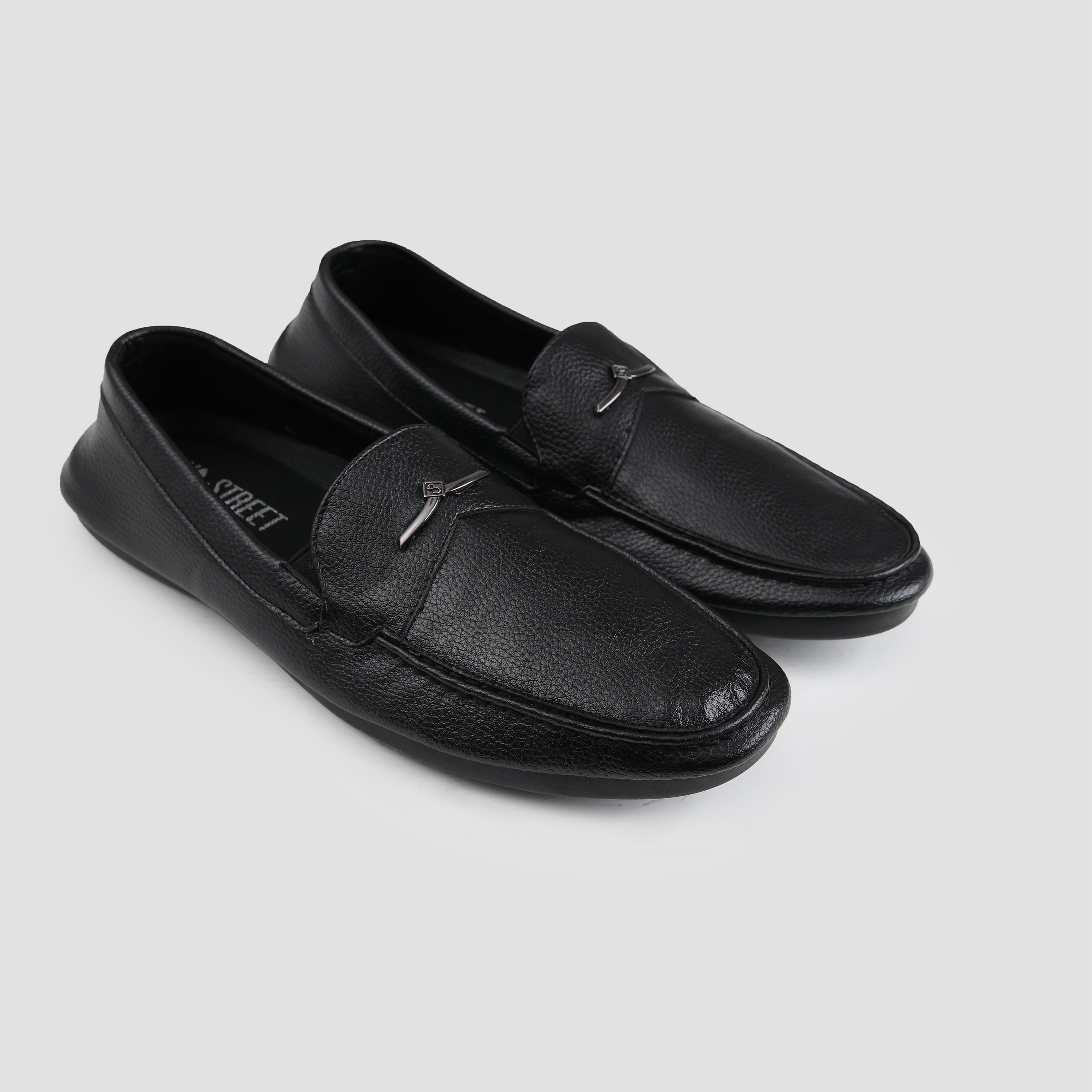 BLACK COMFY MOCCASIN