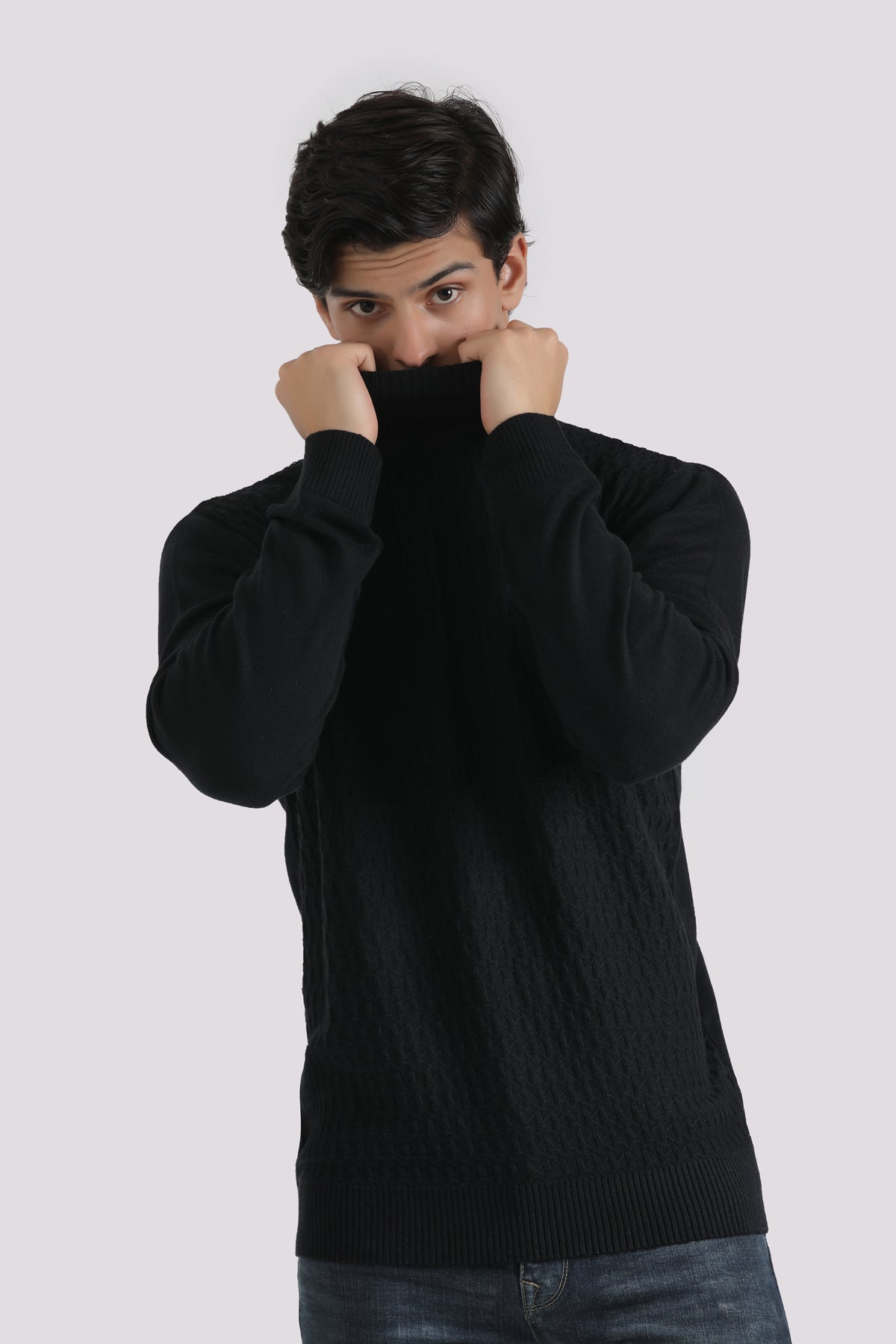 BLACK TURTLE NECK SWEATER