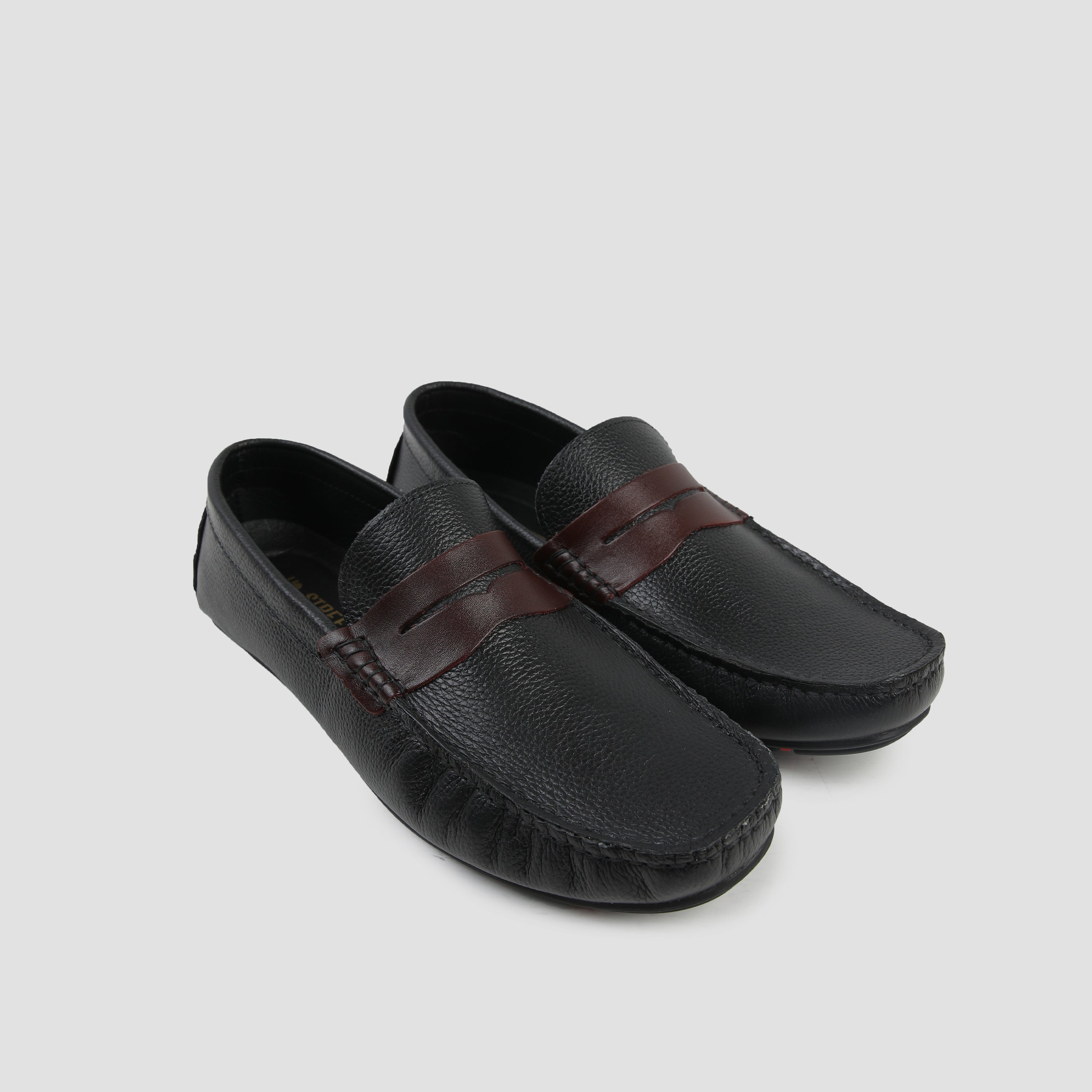 PEBBLED LEATHER MOCCASIN