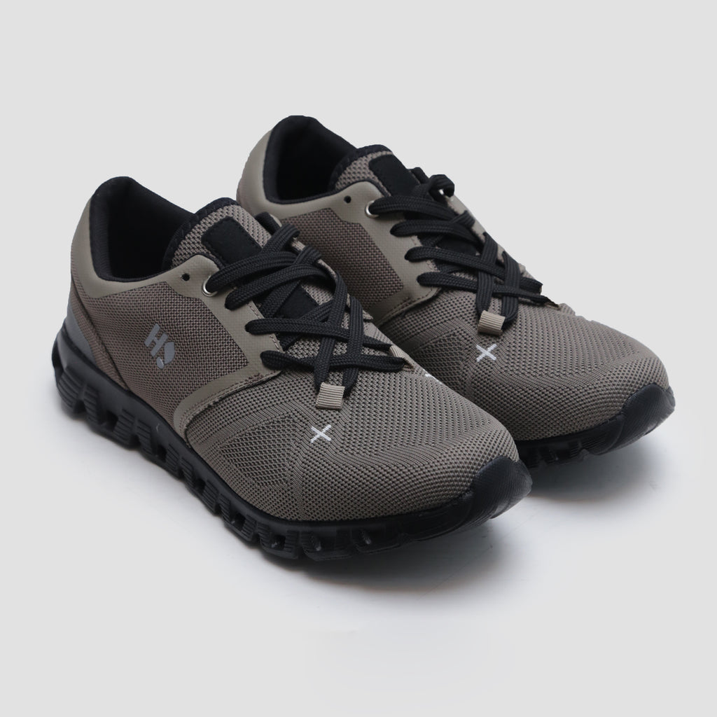 LACE UP COMFORT TRAINER