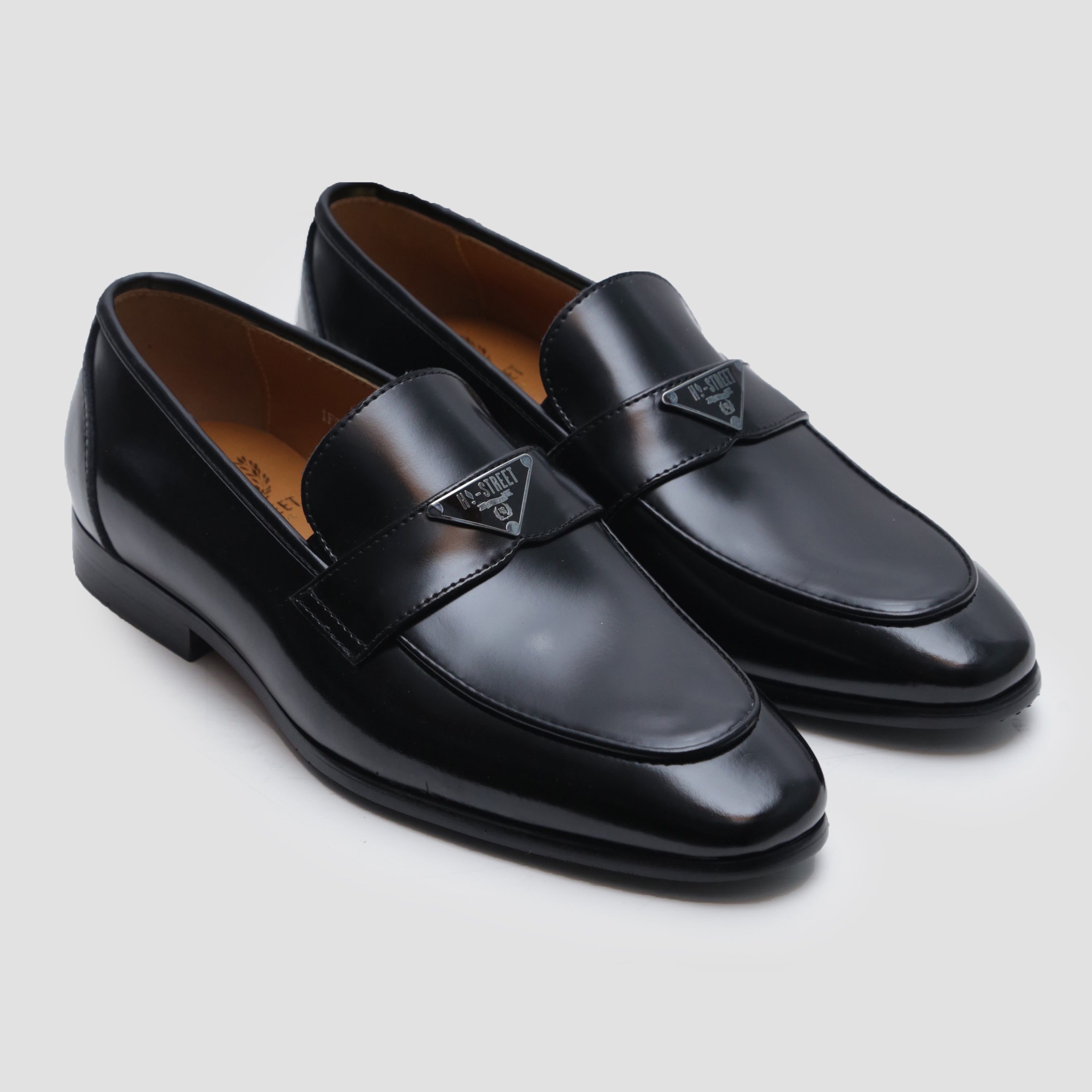 BLACK PATENT BUCKLE SHOES