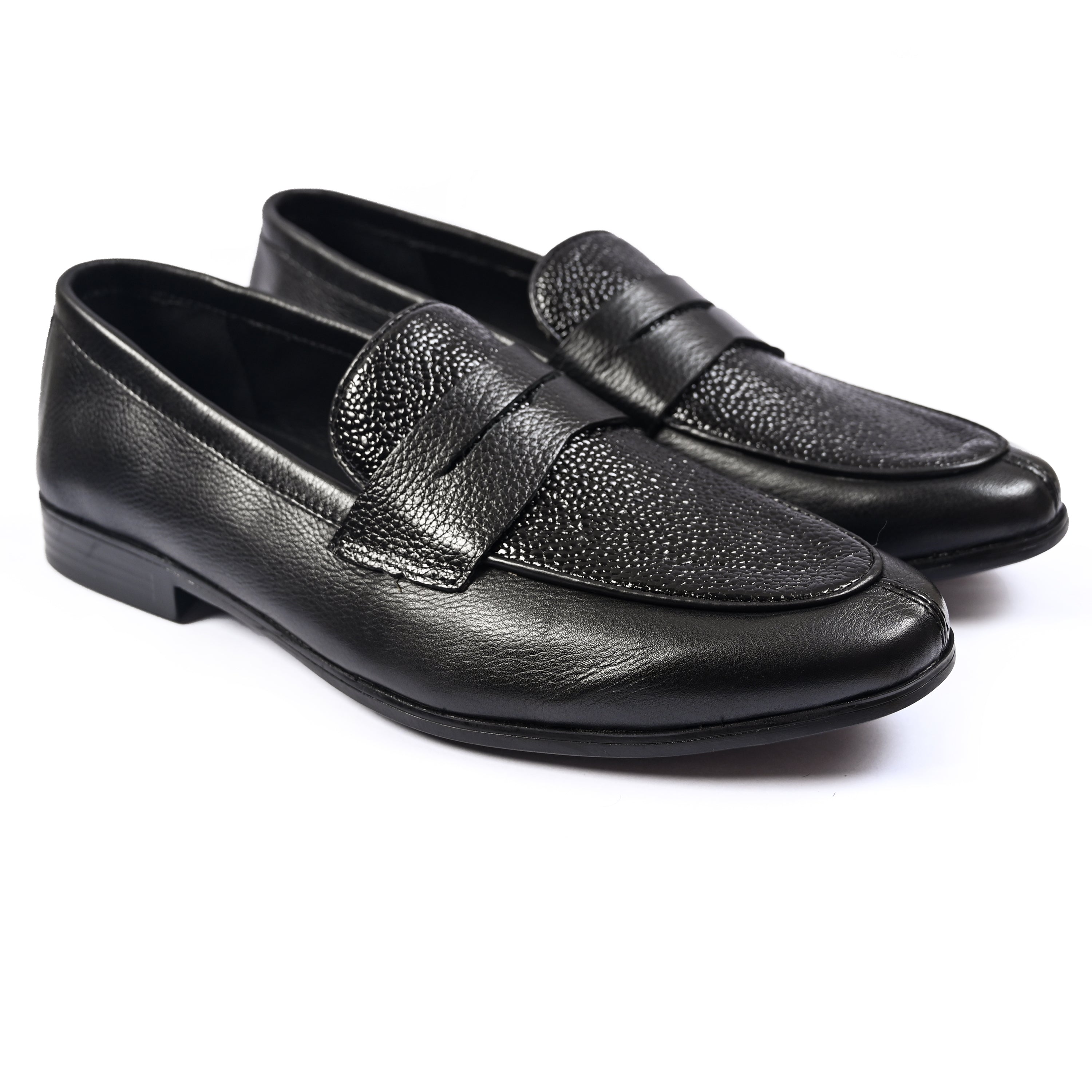 BLACK TEXTURED LEATHER SHOES