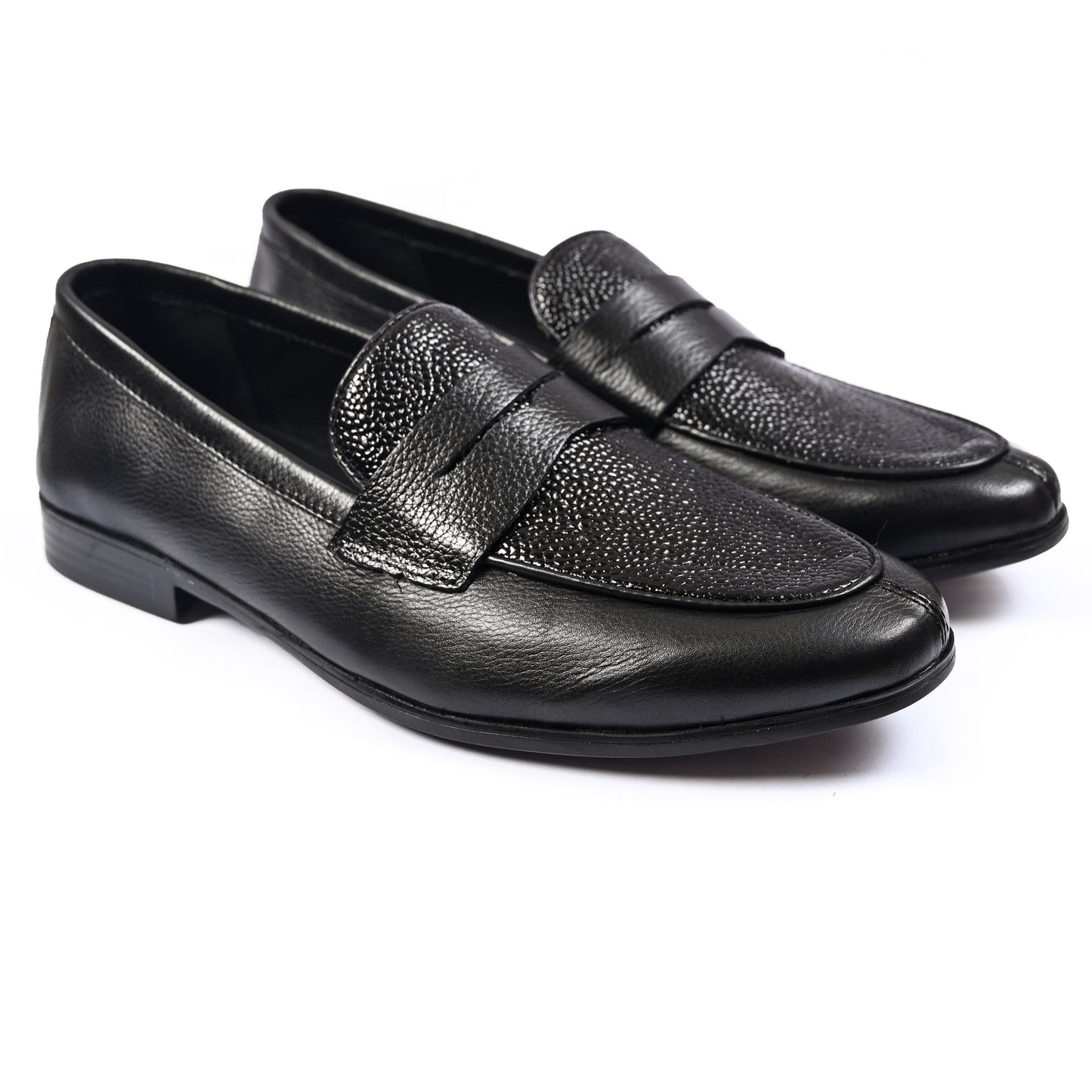 BLACK TEXTURED LEATHER SHOES