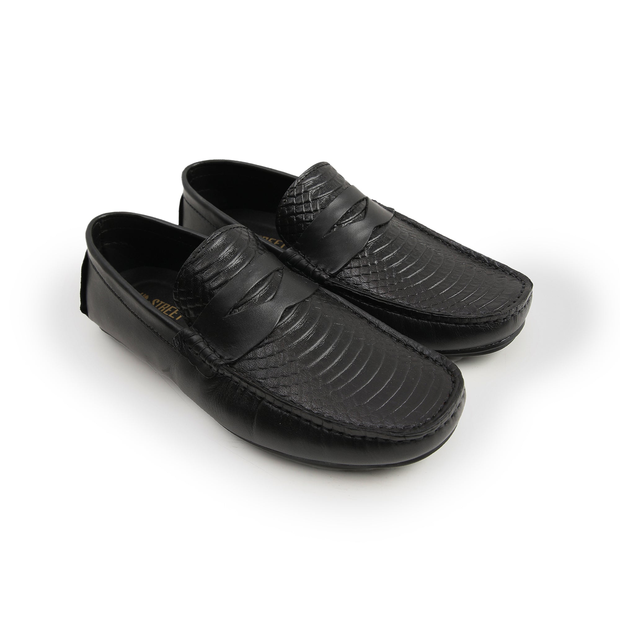 BLACK TEXTURED COMFY MOCCASIN