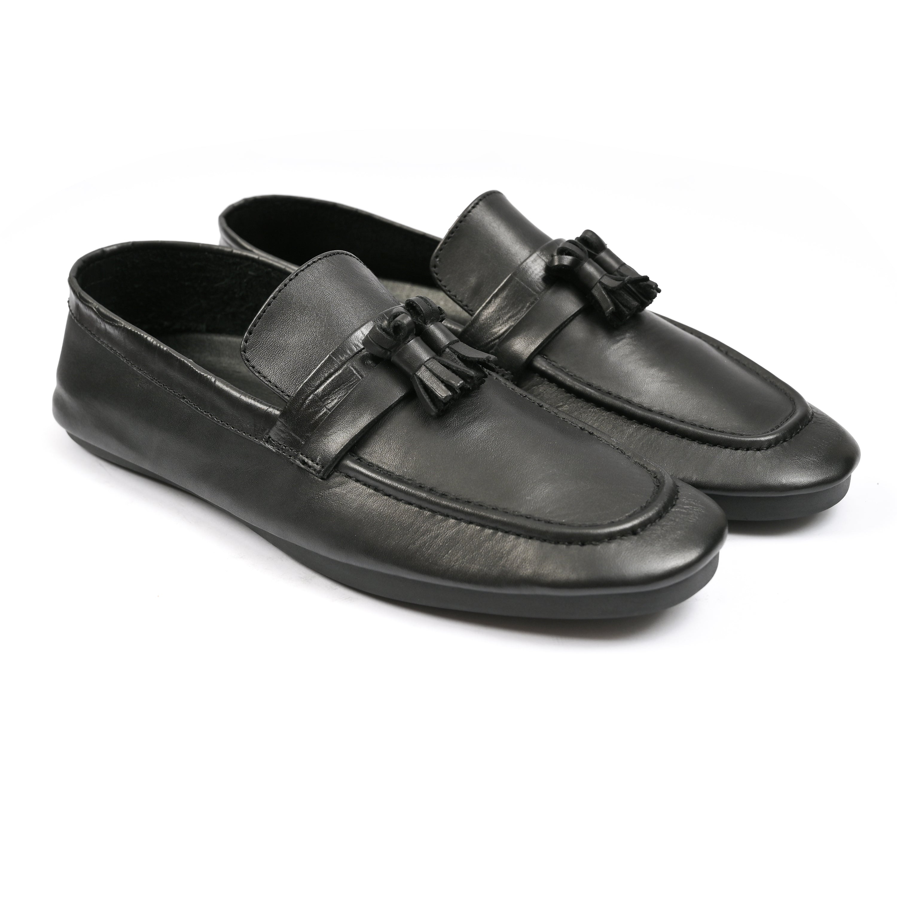 BLACK ANILINE LEATHER MOCCASIN