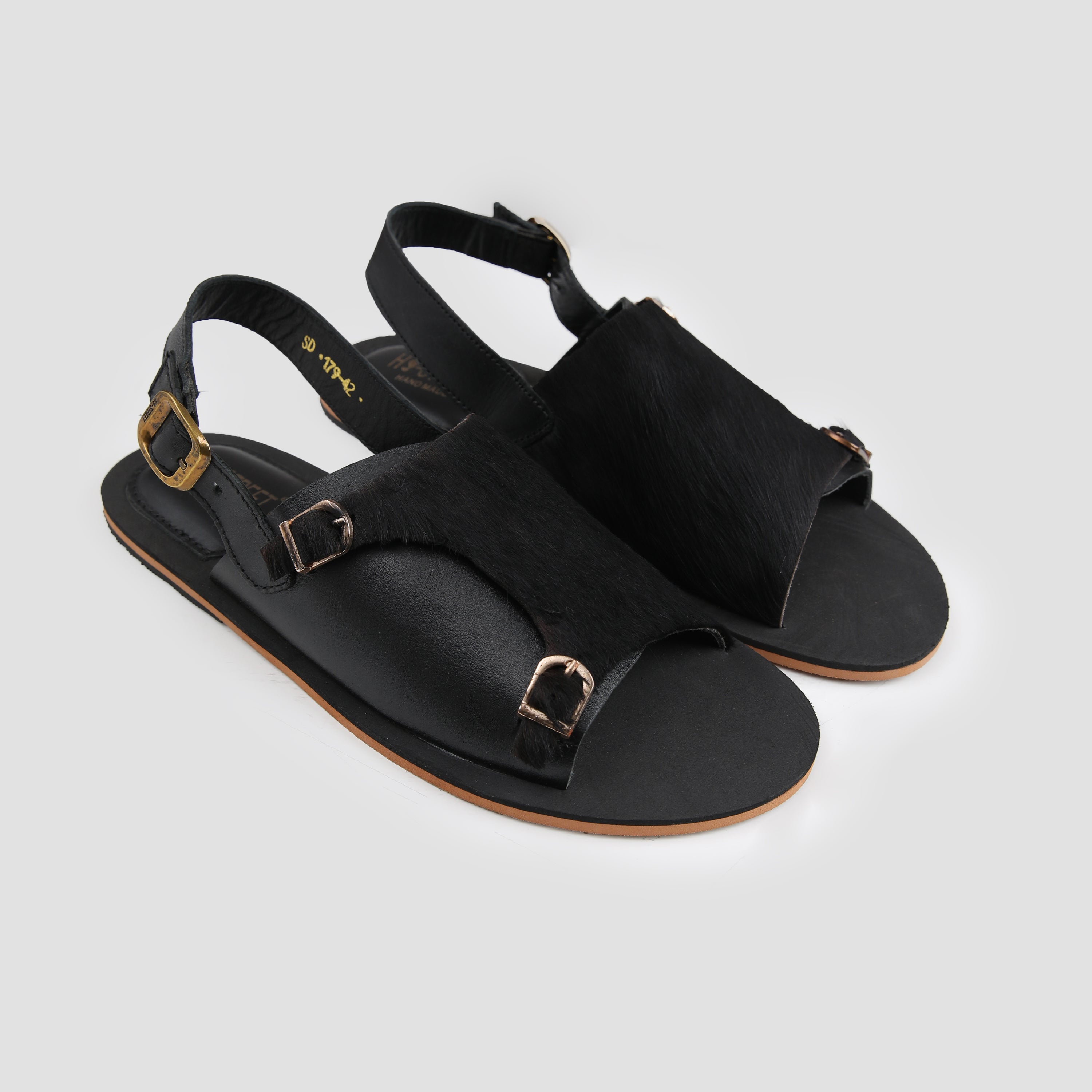 BLACK HAIR ON BUCKLE SANDAL