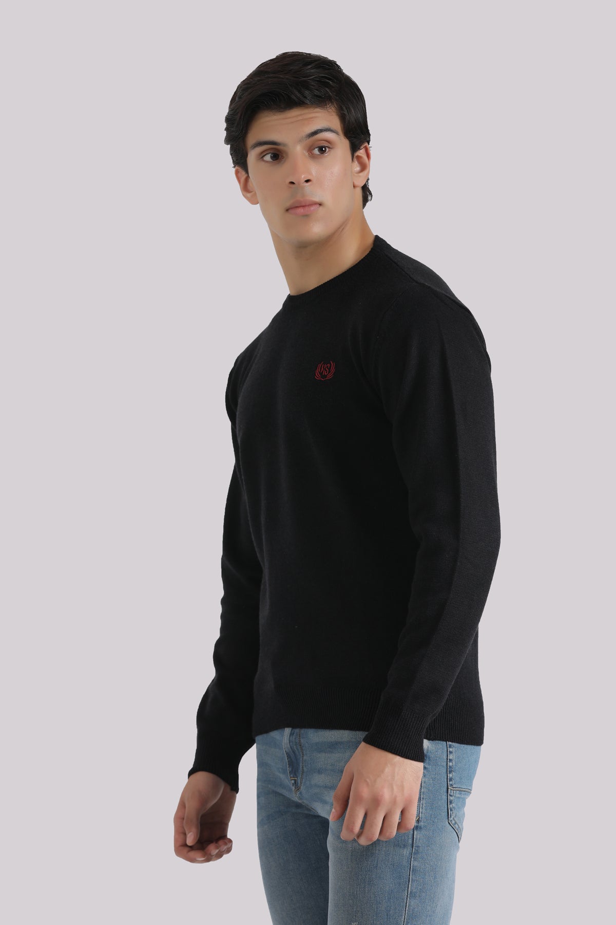 BLACK CREW NECK SWEATER