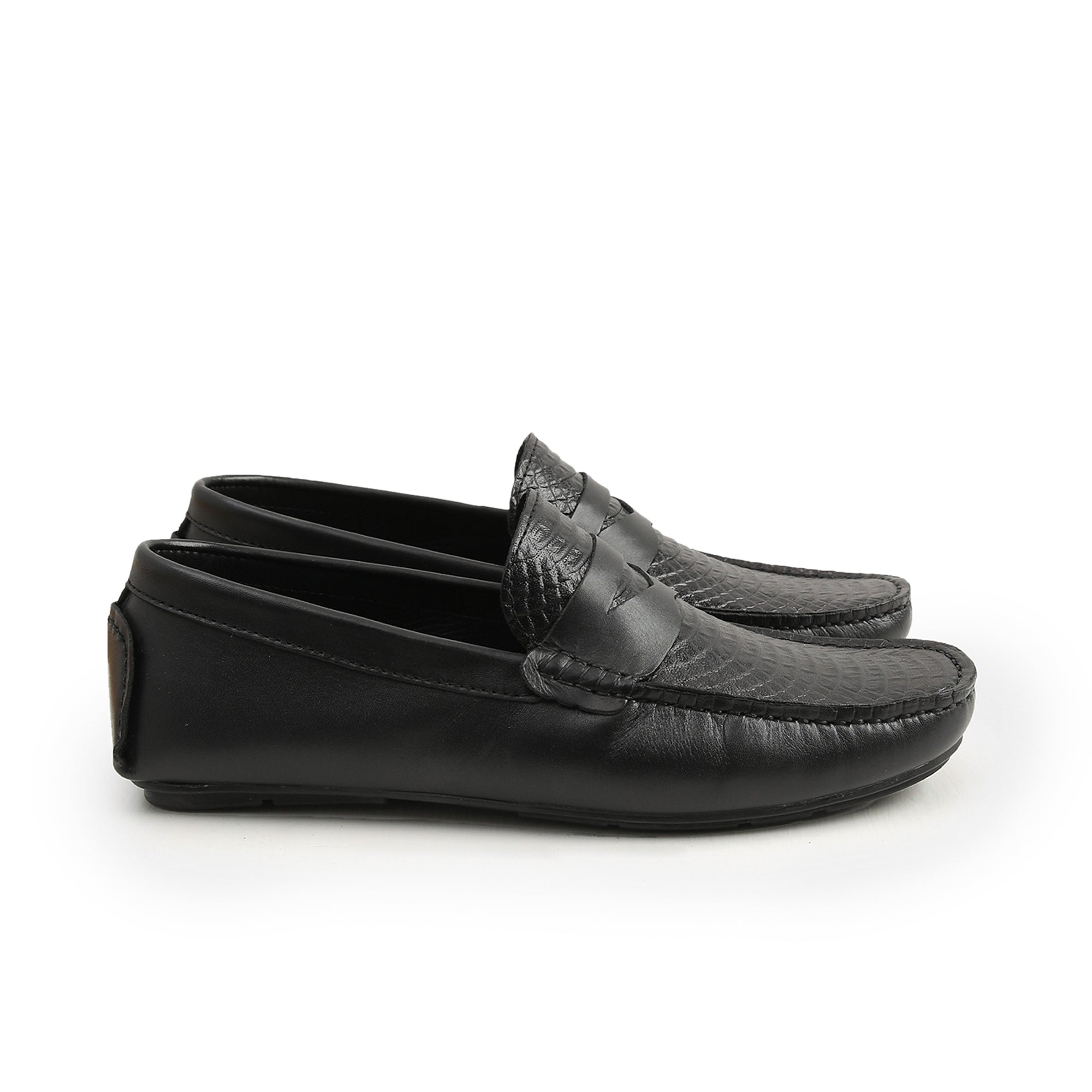 BLACK TEXTURED COMFY MOCCASIN