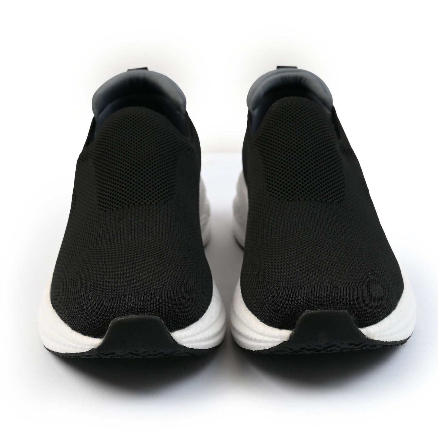 ULTRA  LIGHTWEIGHT KNITED SHOES