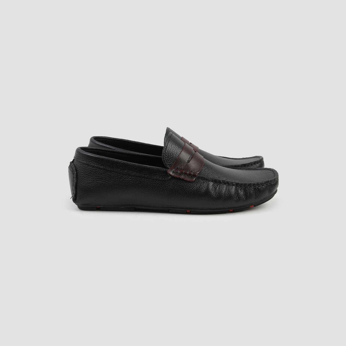 PEBBLED LEATHER MOCCASIN