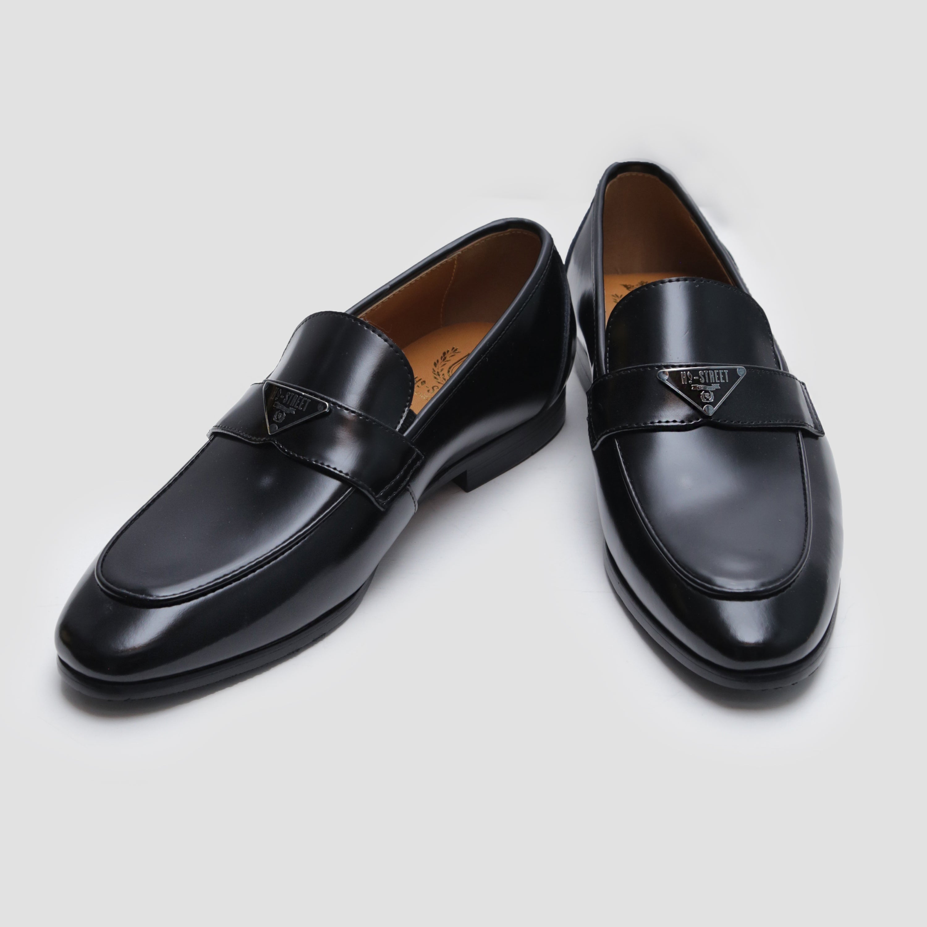 BLACK PATENT BUCKLE SHOES