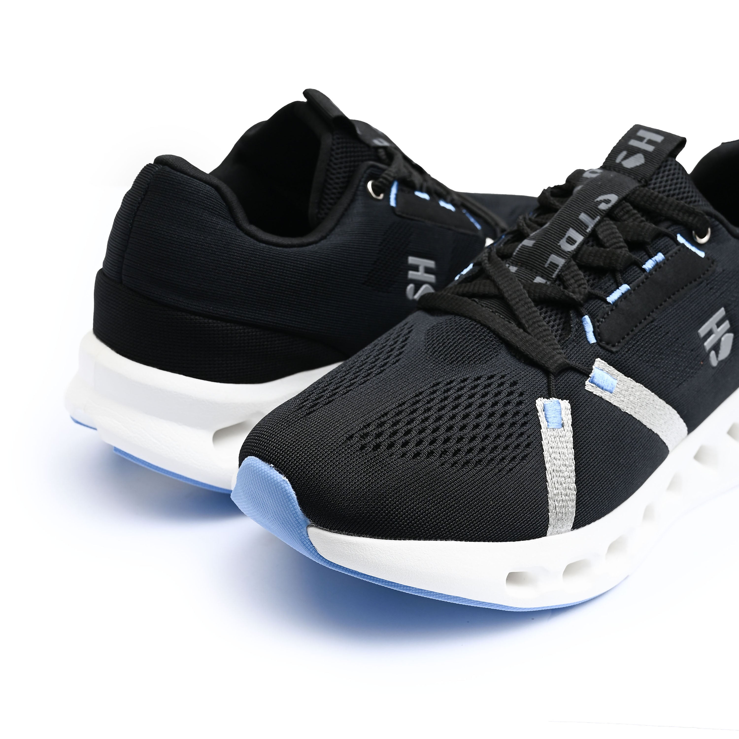 ULTRA LIGHTWEIGHT COSHING SHOES