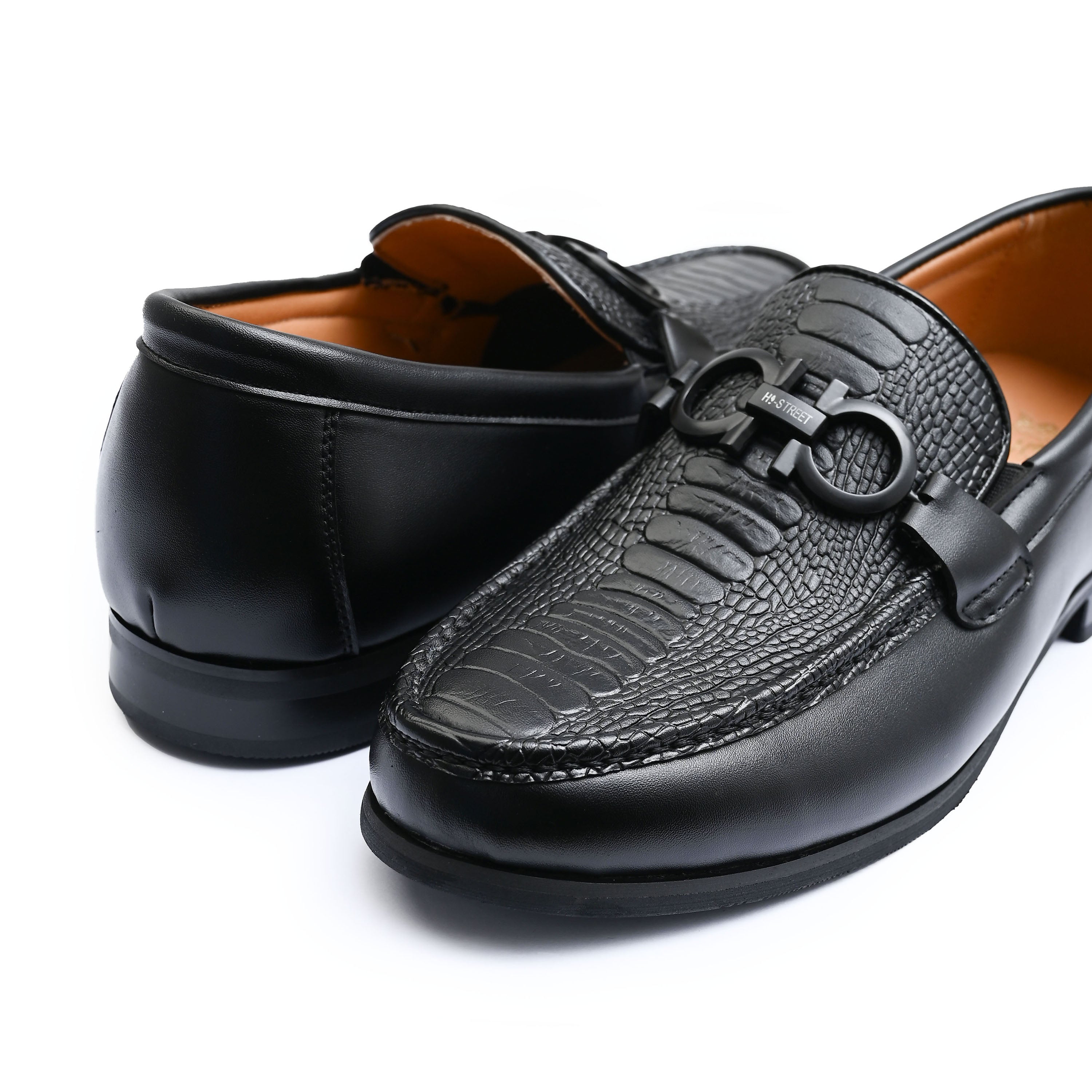 BLACK TEXTURE PLATE LOAFER