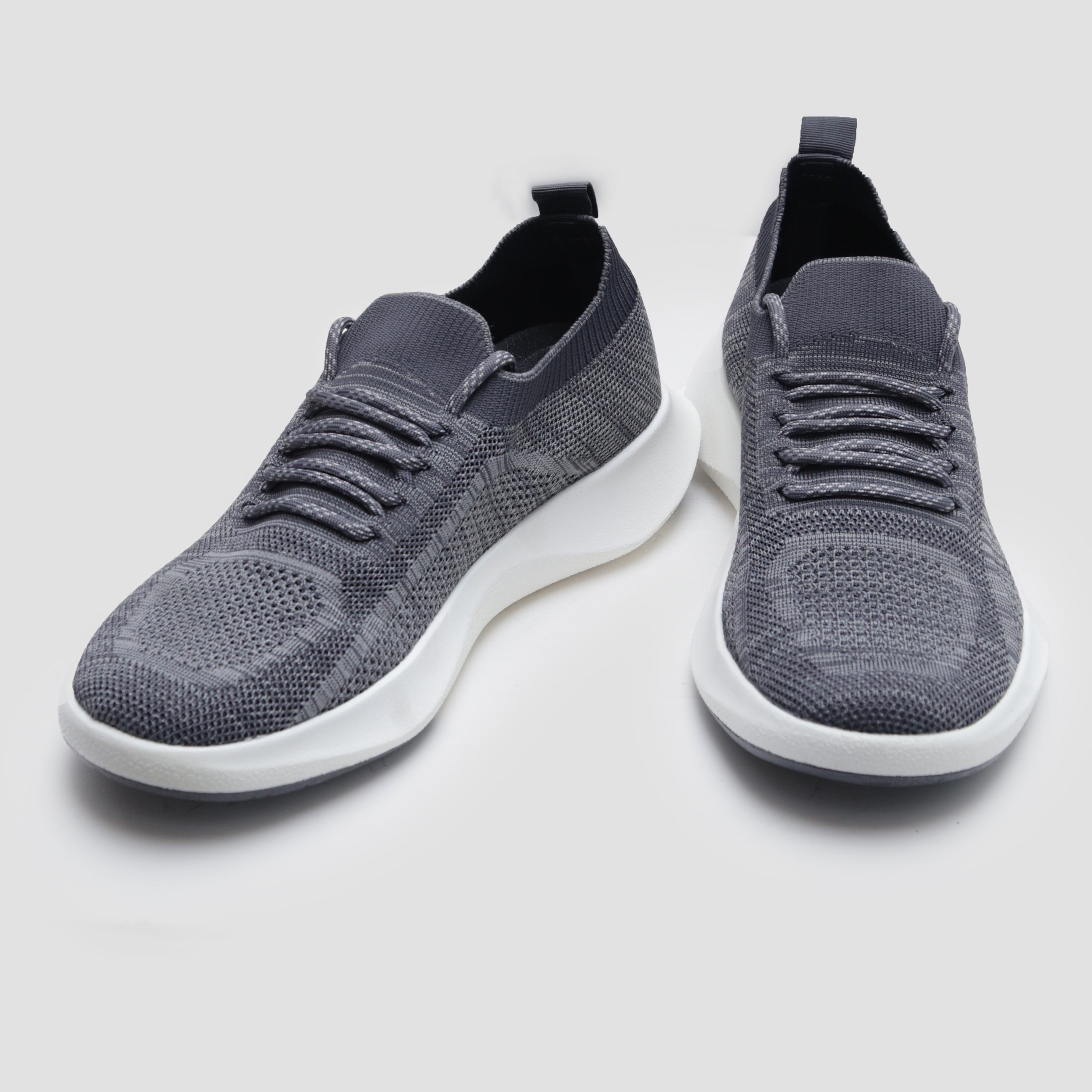 LACE UP COMFORT TRAINER