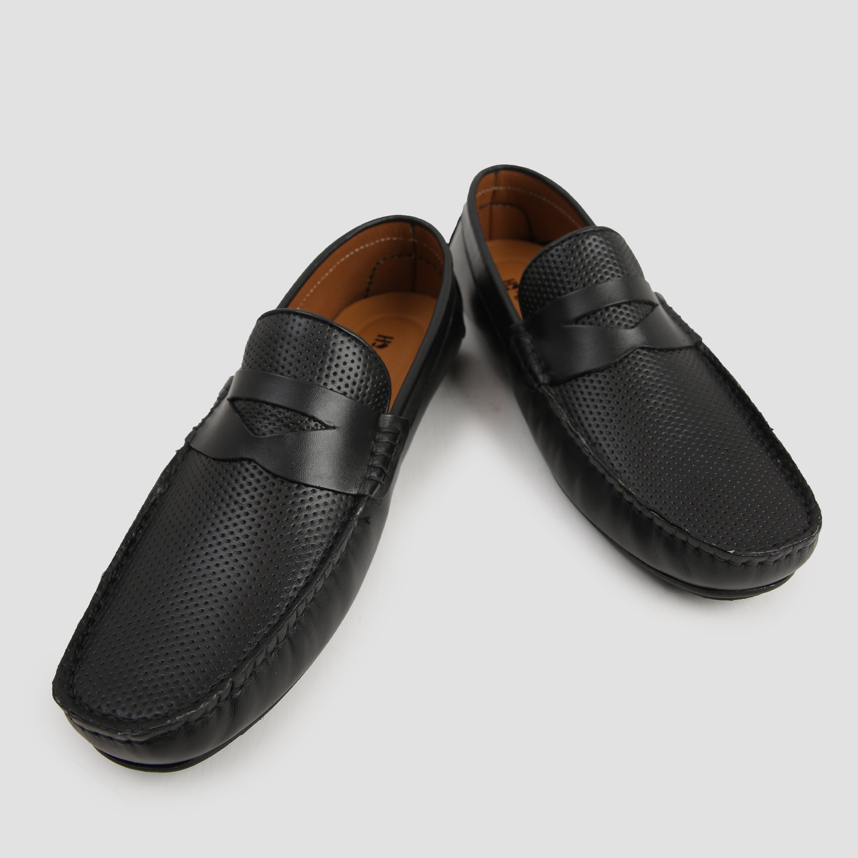 BLACK TEXTURED LEATHER MOCCASINS