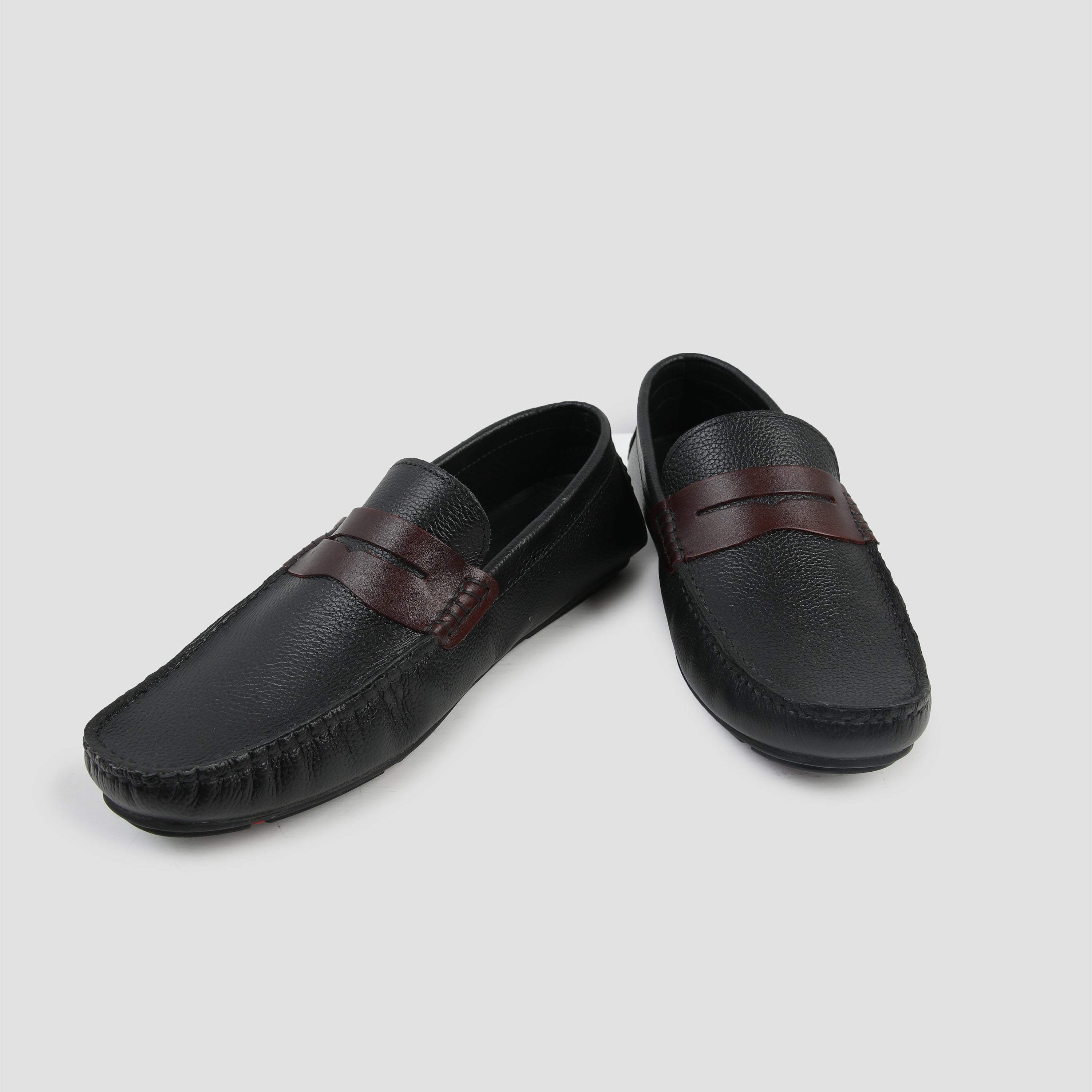 PEBBLED LEATHER MOCCASIN