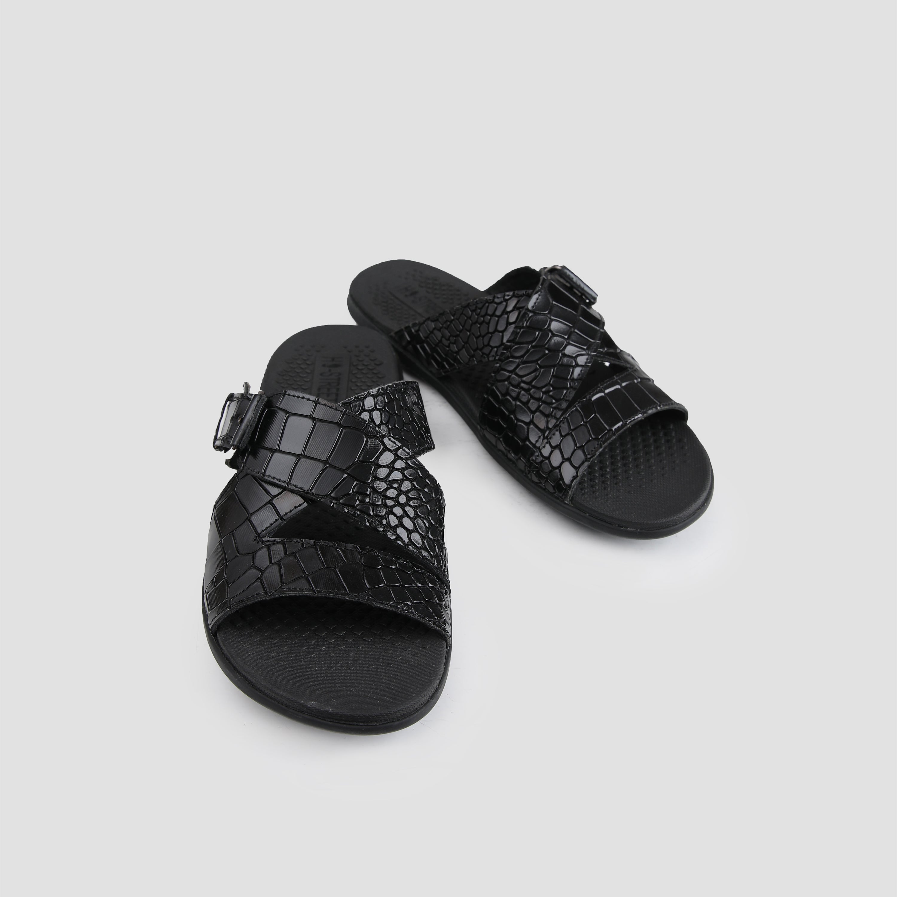 BLACK SLIPPER MEDICATED SOLE