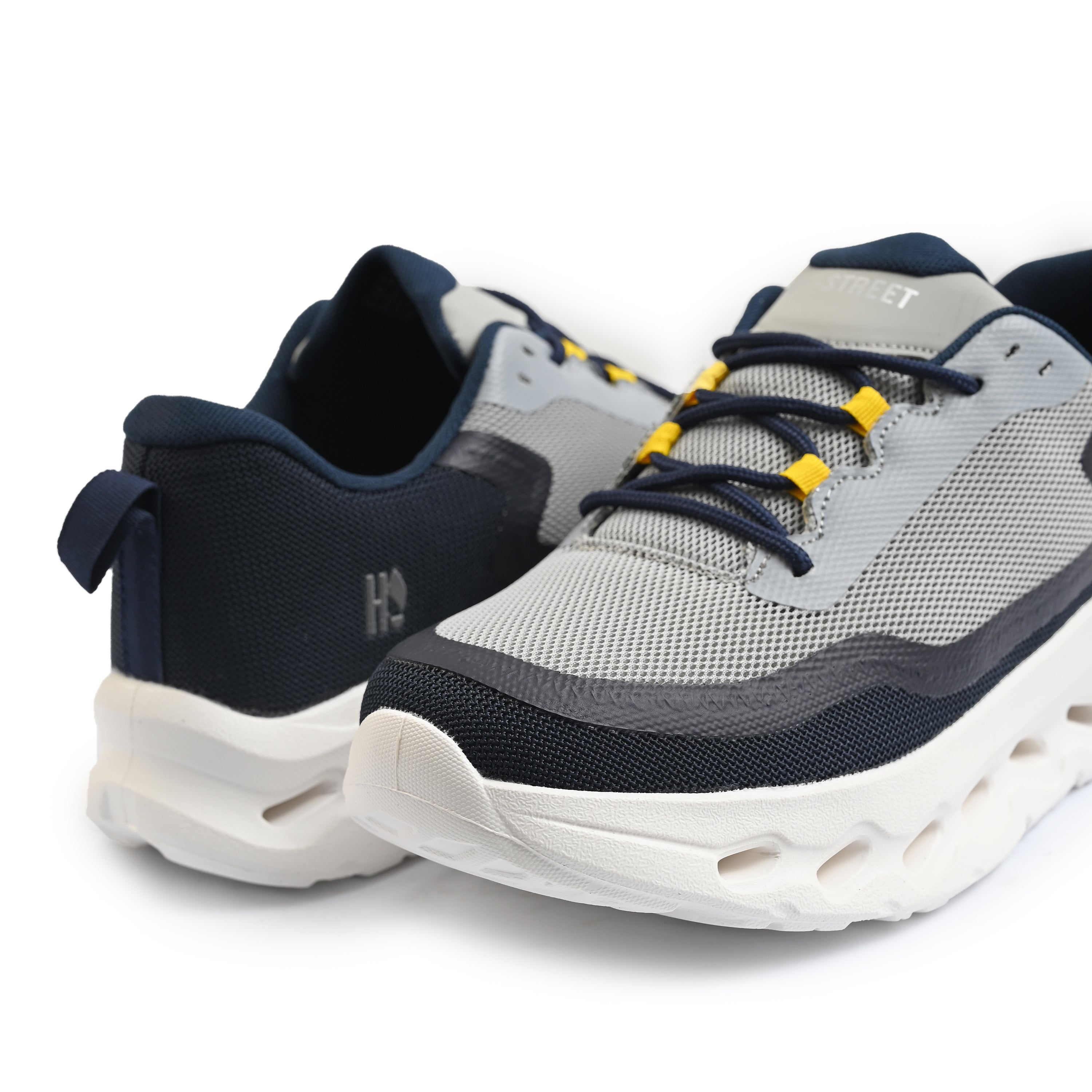 ULTRA LIGHT CUSHIONING SOLE TRAINER