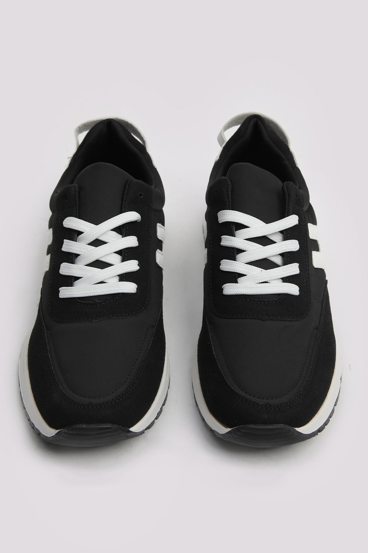 BLACK MULTI PIECE TRAINER