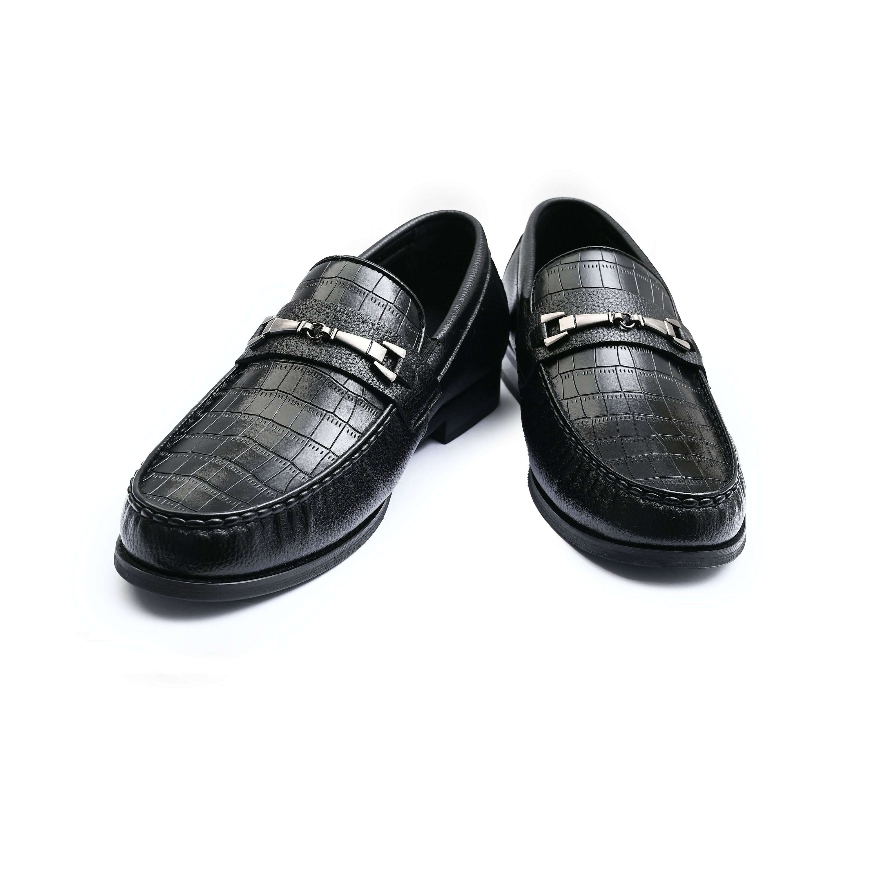 BLACK TEXTURE PLATE LOAFER