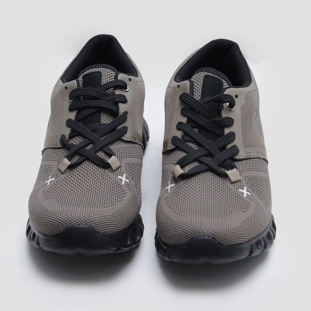 LACE UP COMFORT TRAINER