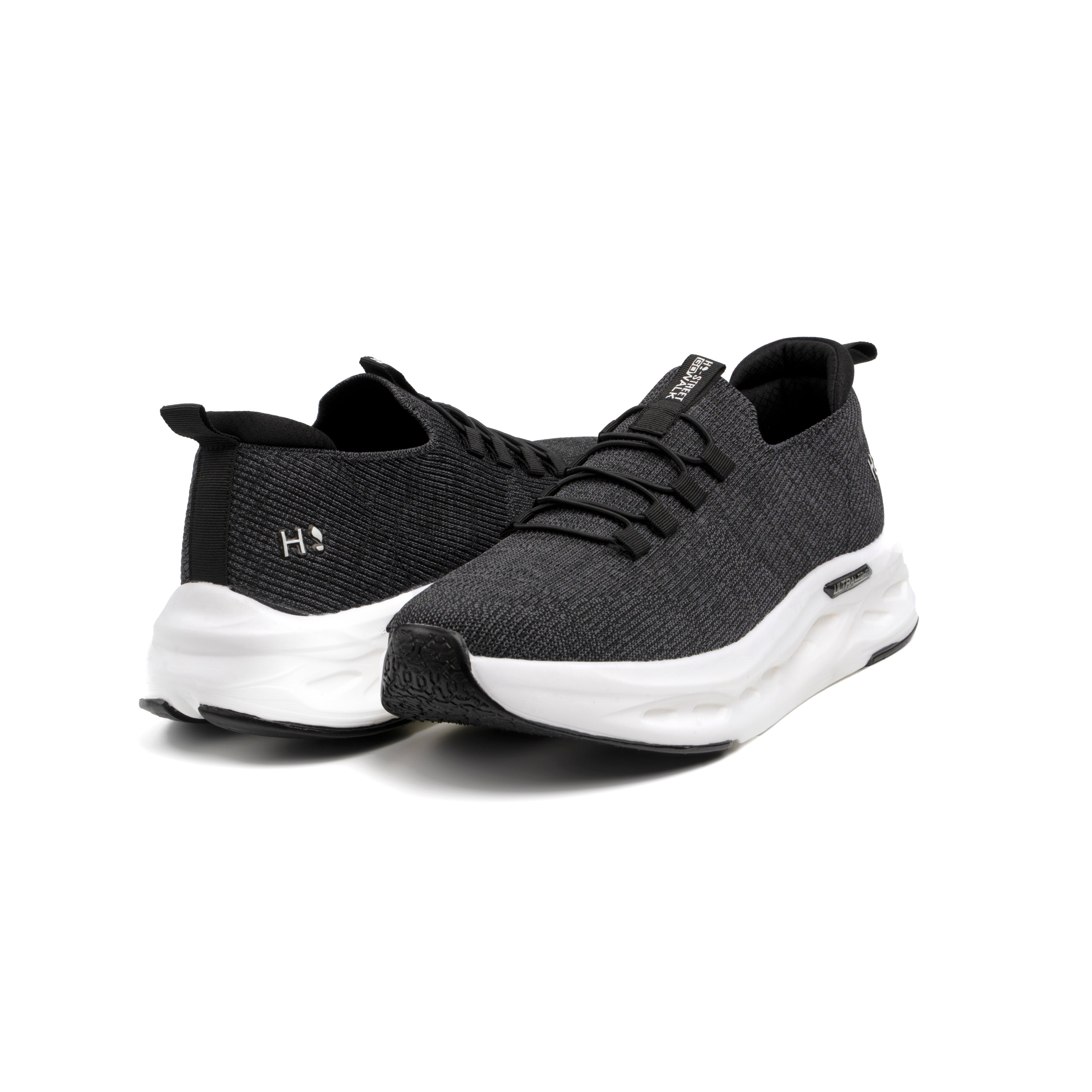 LACE UP STYLE TRAINER