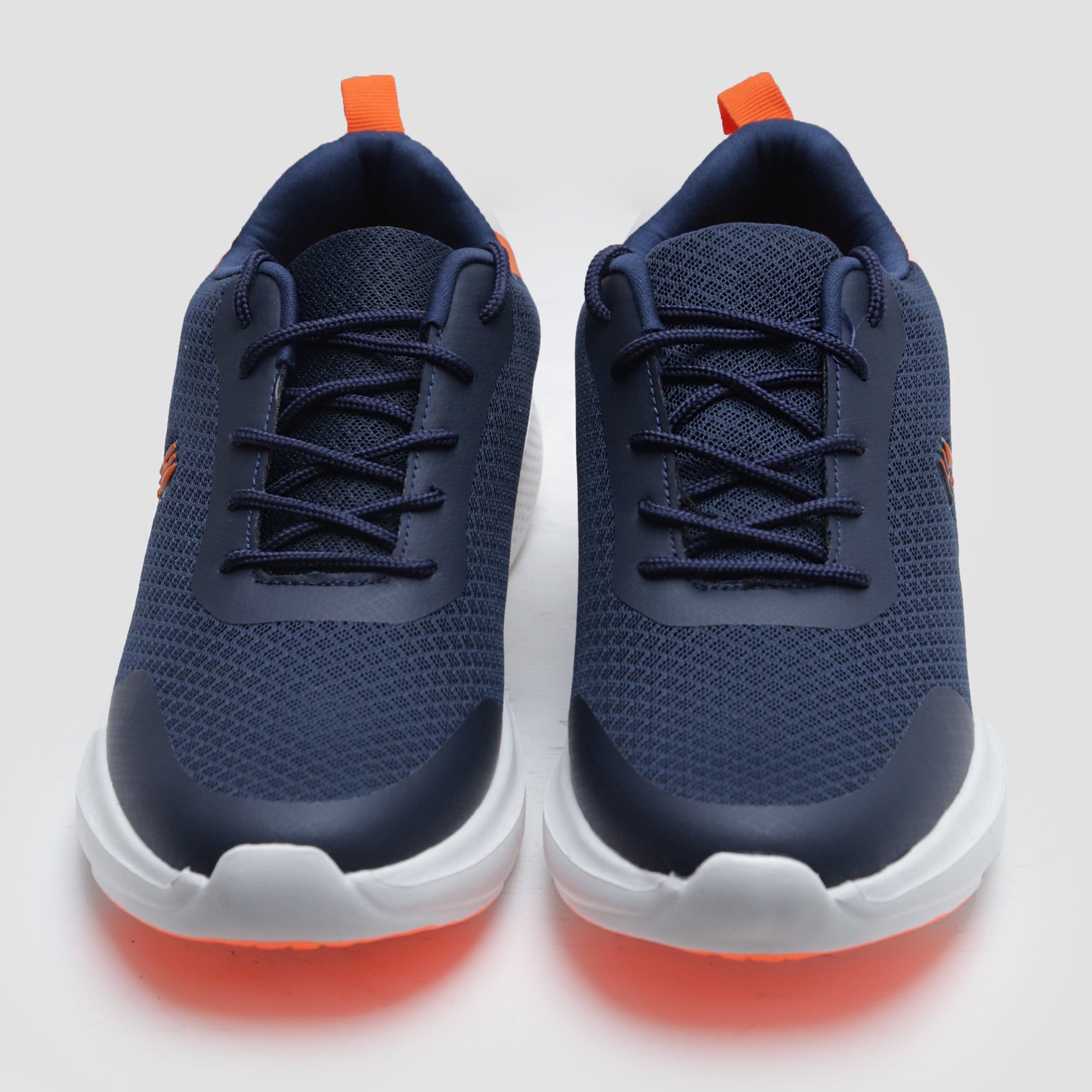 LACE UP COMFORT TRAINER