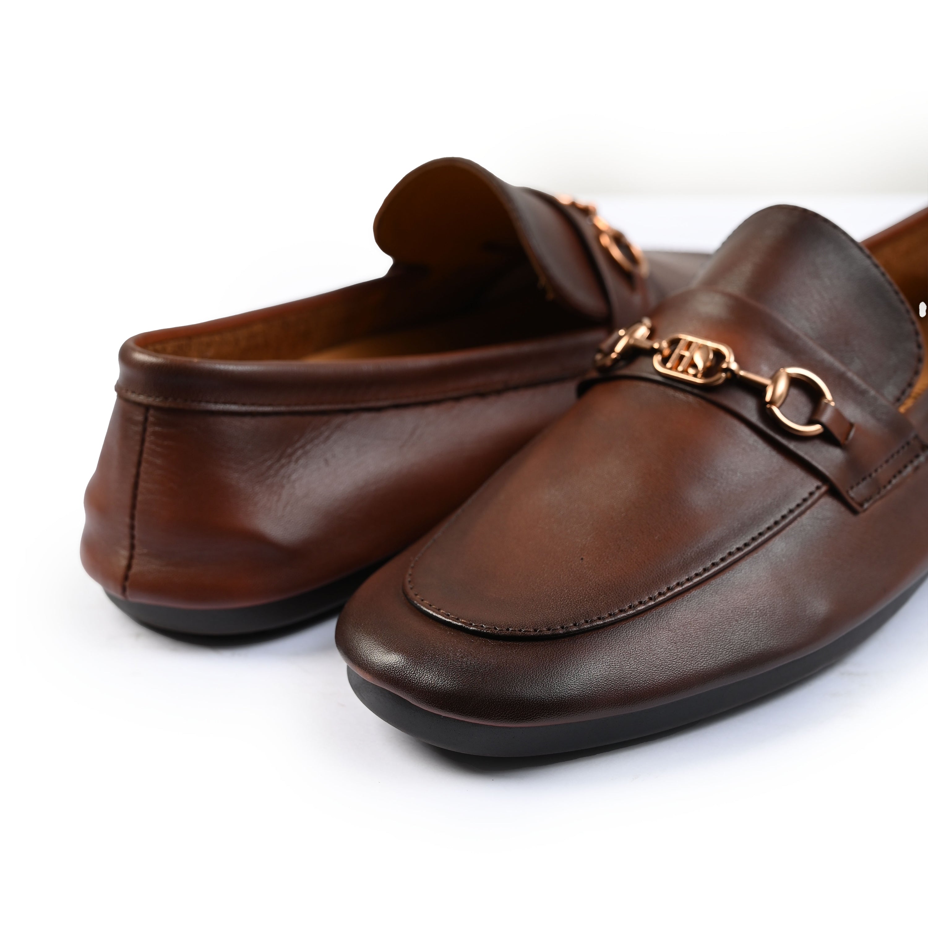 SOFT LEATHER BUCKLE MOCCASIN