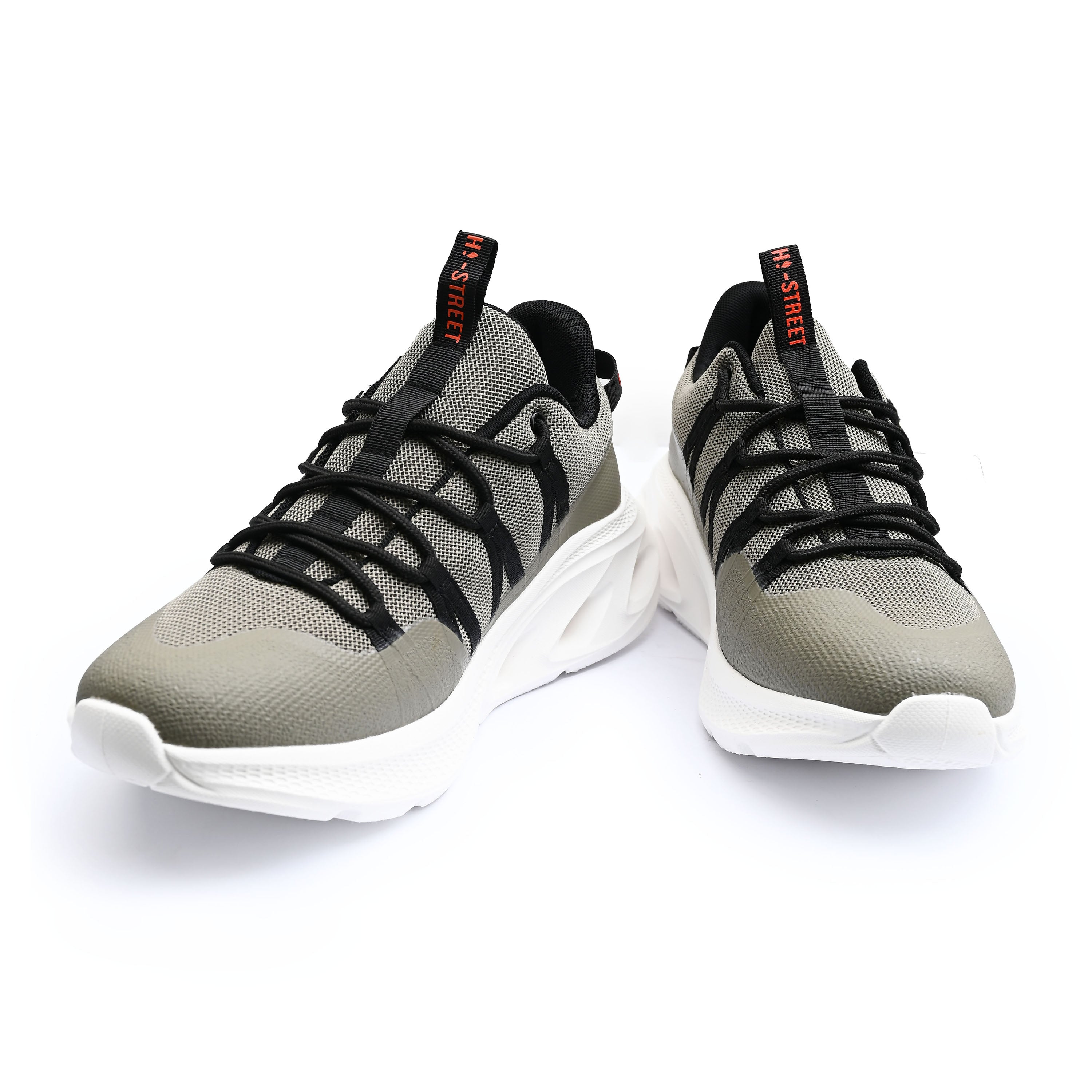 LACE UP COMFORT TRAINER