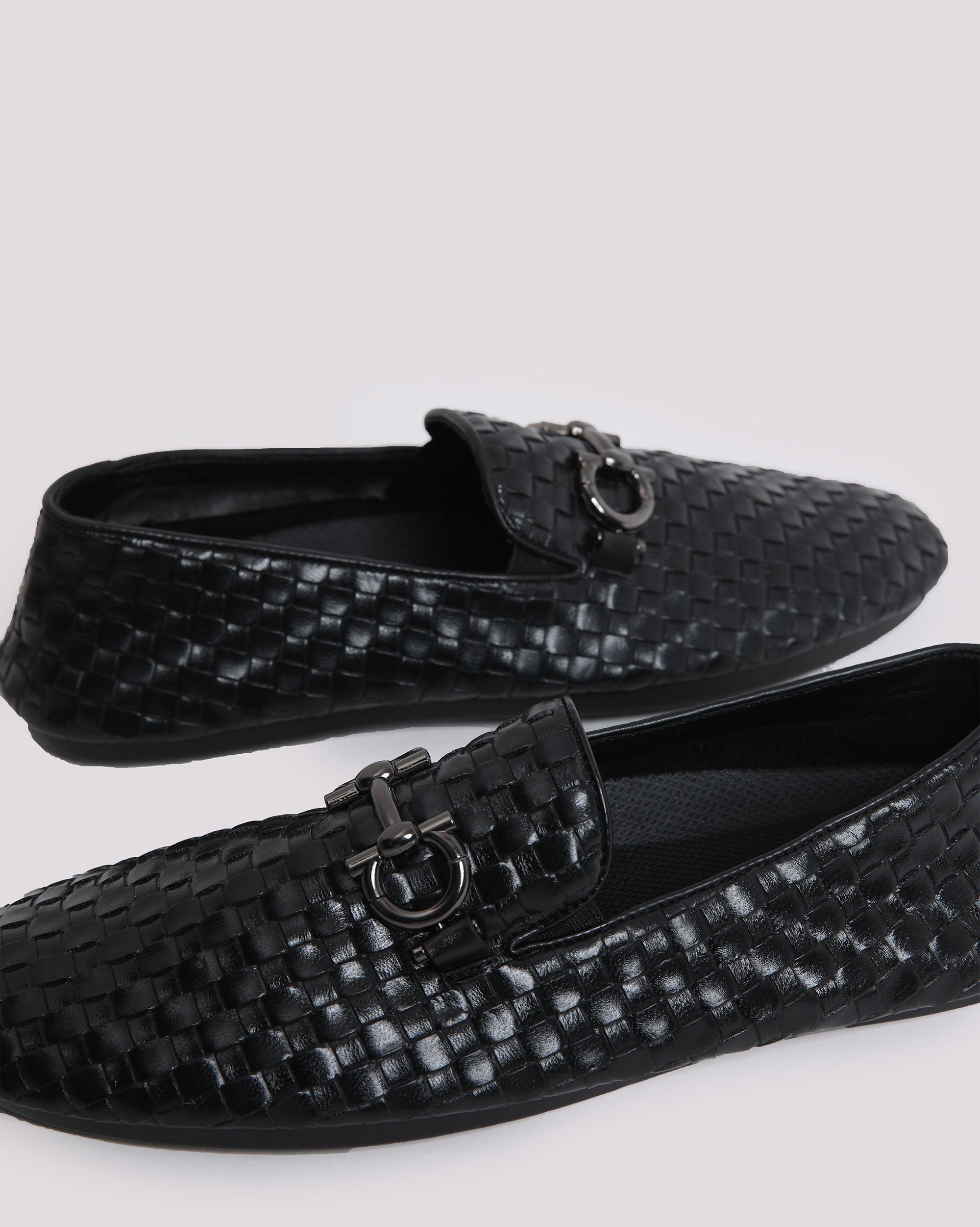 BLACK BRAIDED COMFORT MOCCASIN