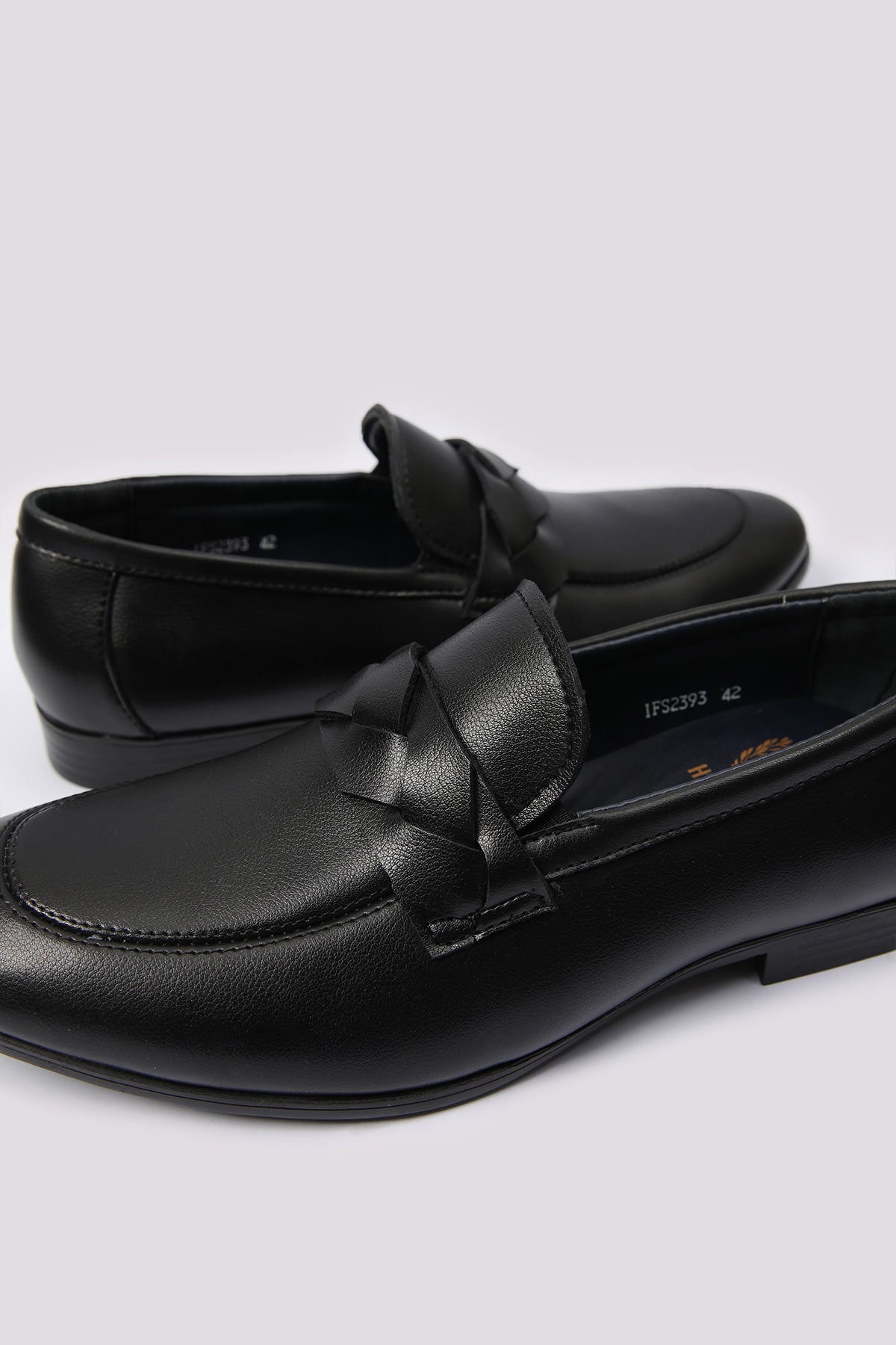 BLACK SNAFFLE LOAFER