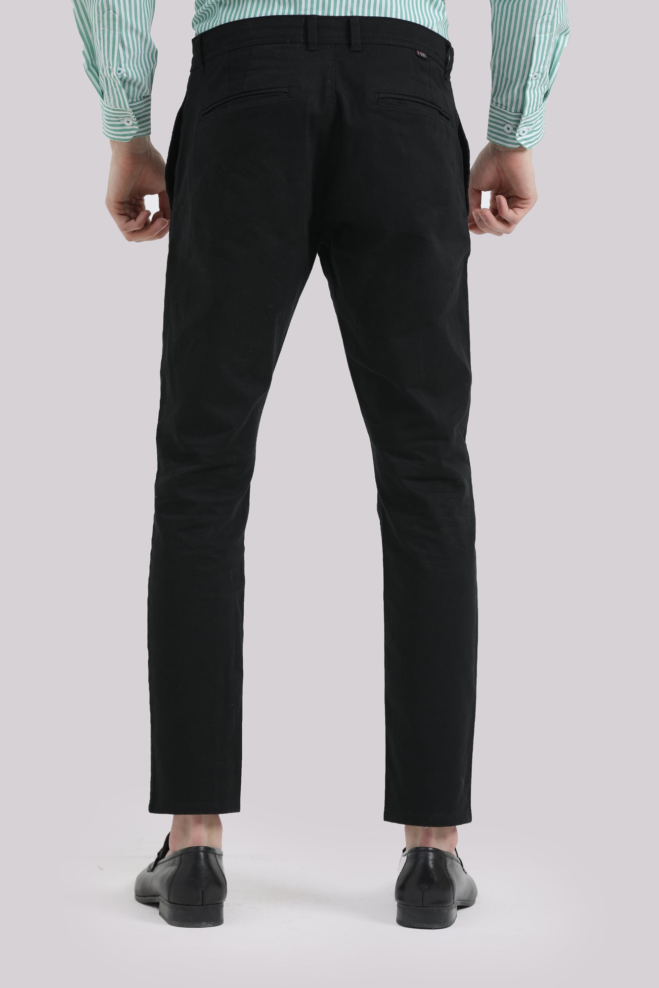 BLACK SLIP FIT CHINO