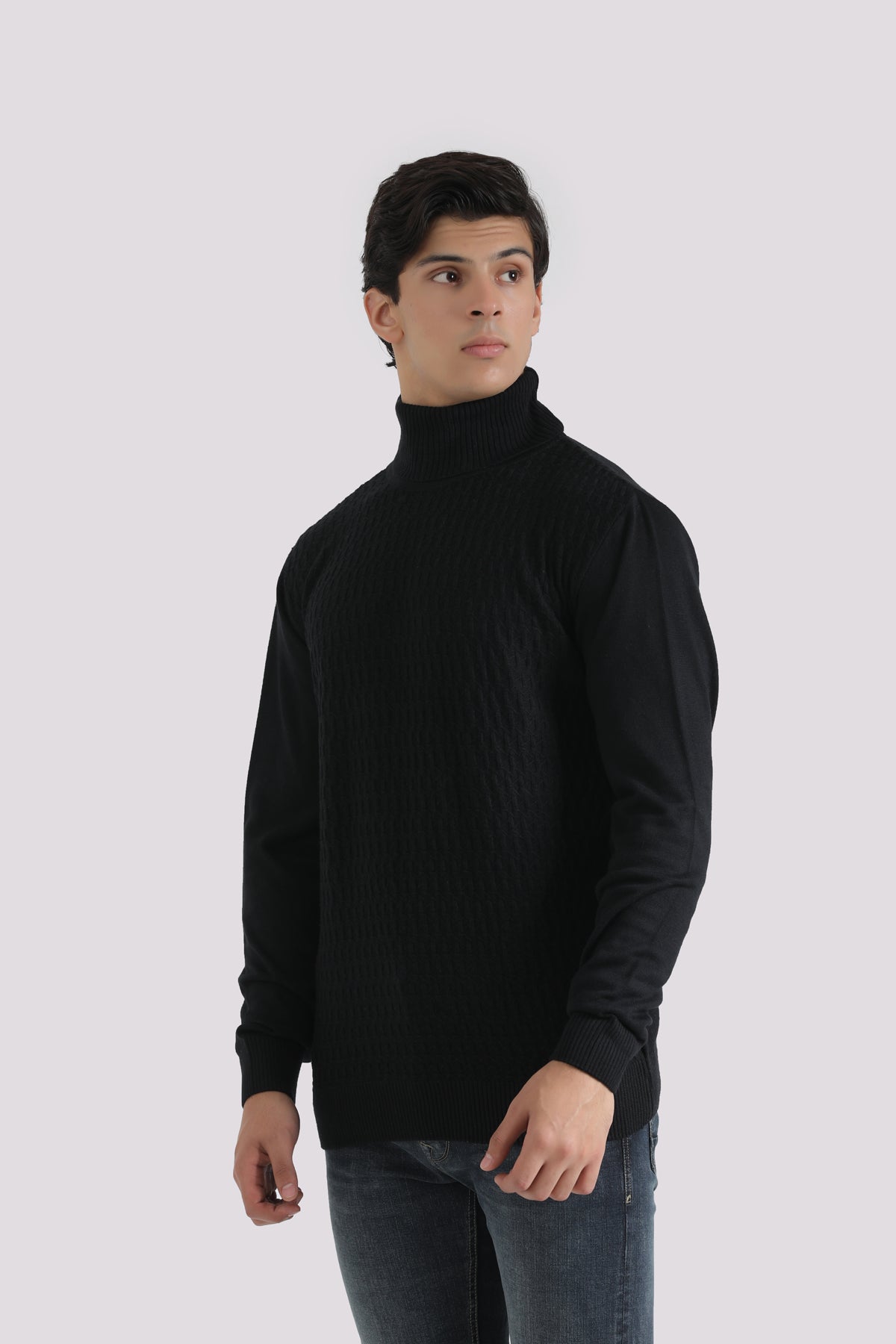 BLACK TURTLE NECK SWEATER