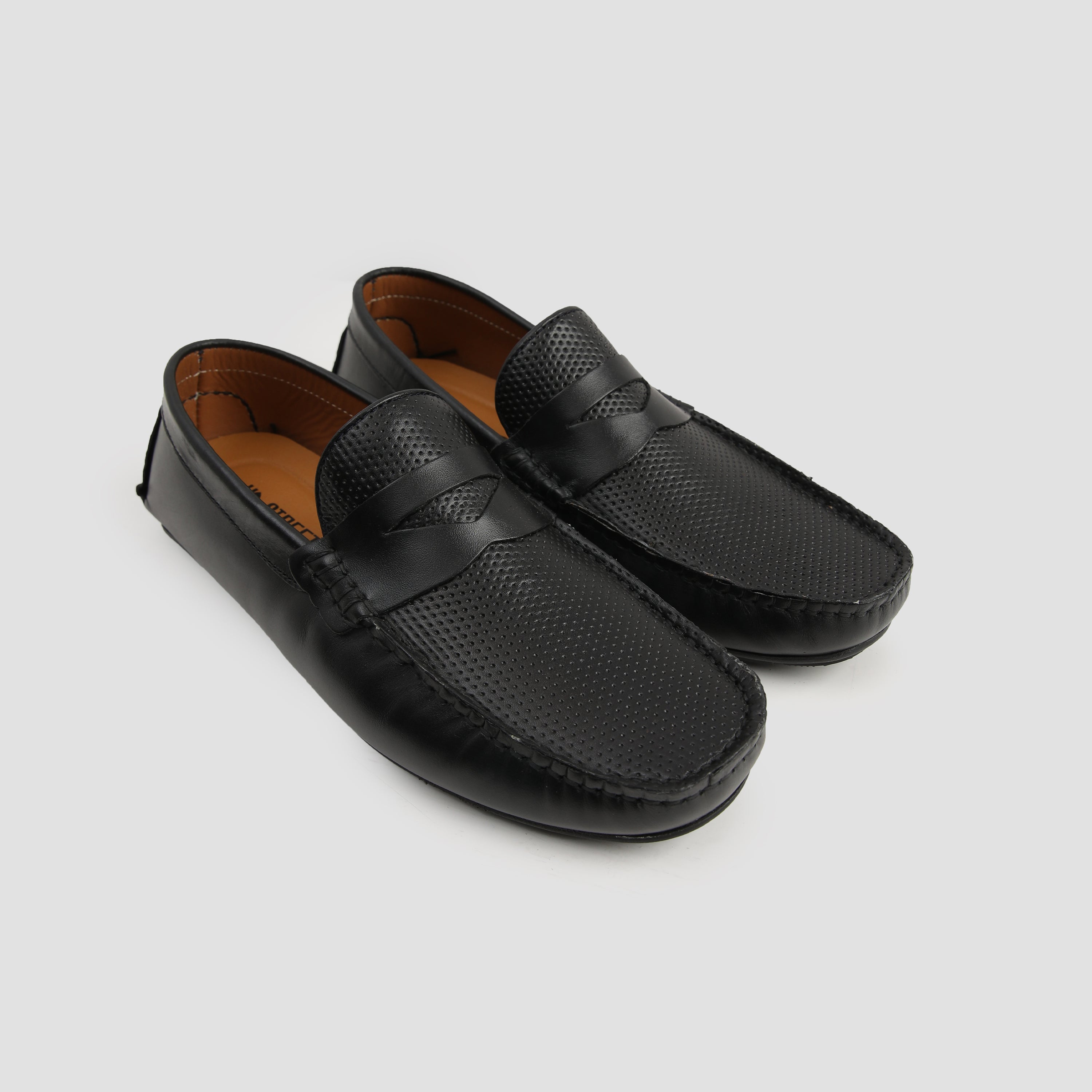 BLACK TEXTURED LEATHER MOCCASINS