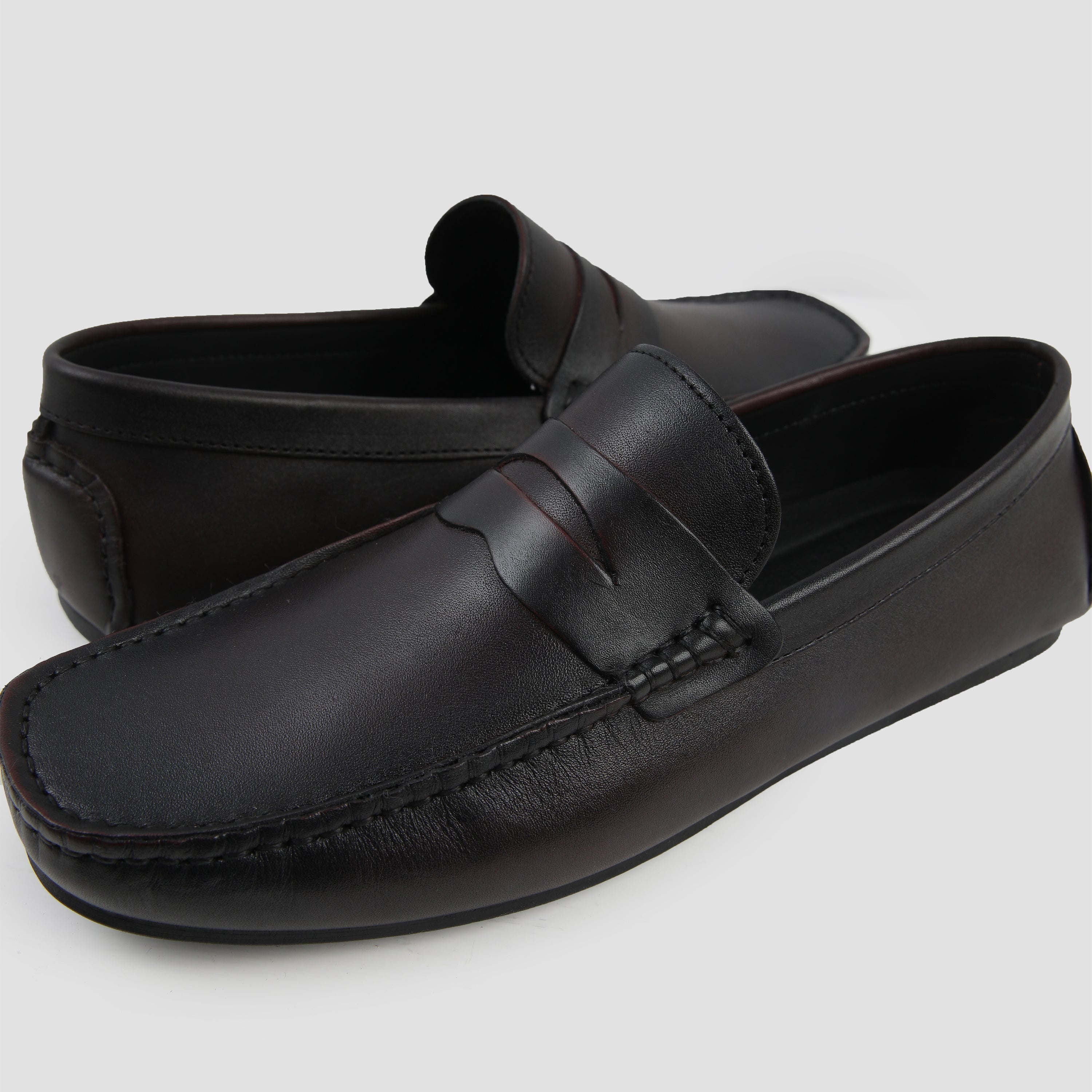 TWO TUNE LEATHER MOCCASIN