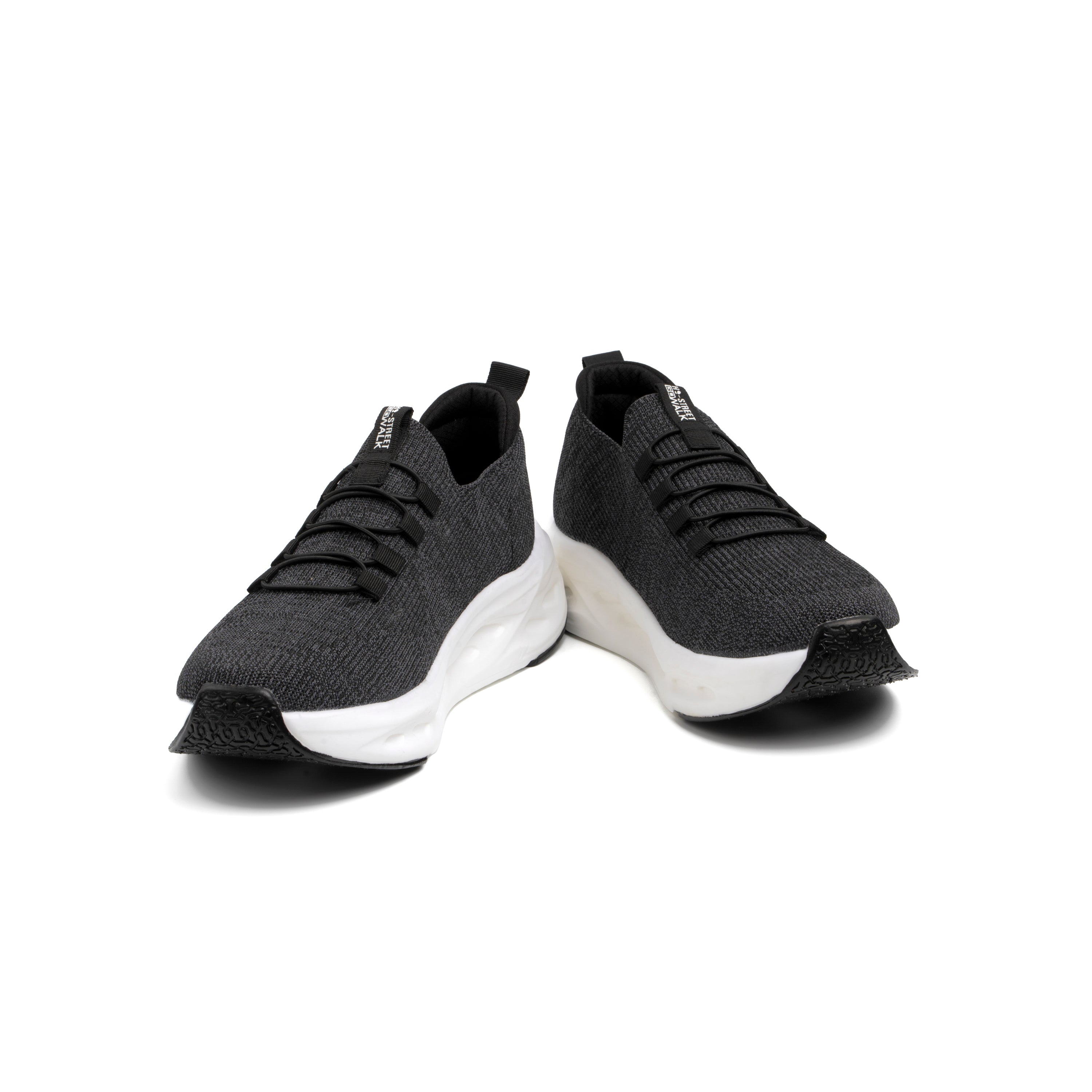 LACE UP STYLE TRAINER