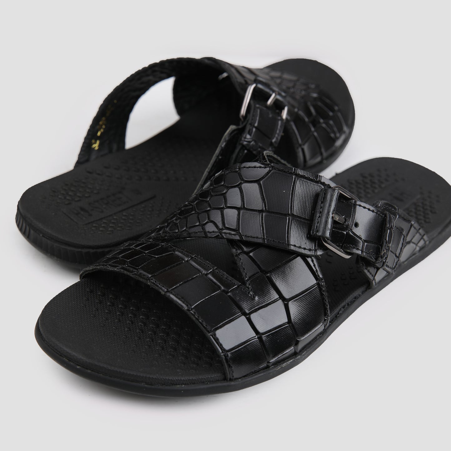 BLACK SLIPPER MEDICATED SOLE