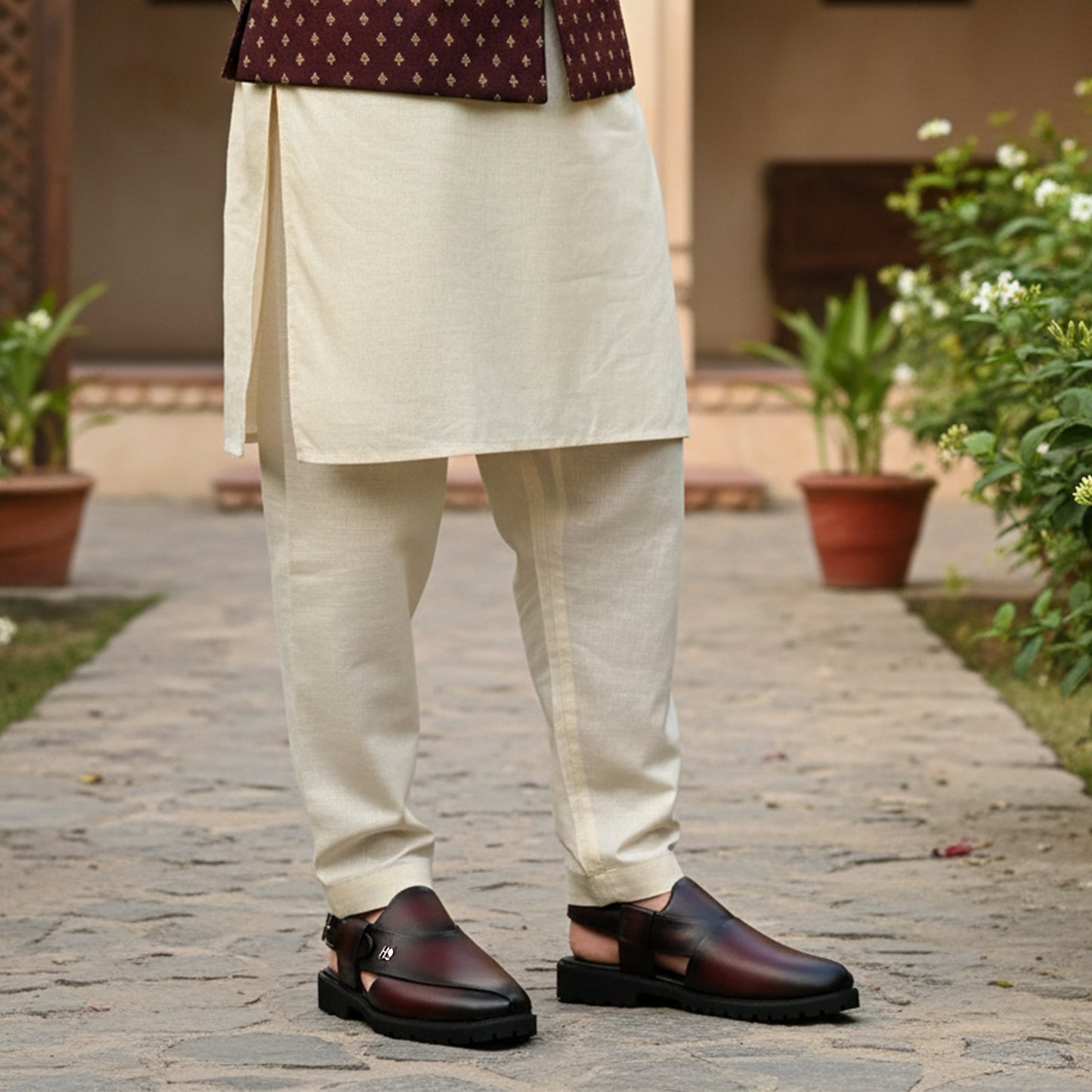 TWO TONE LEATHER SANDAL