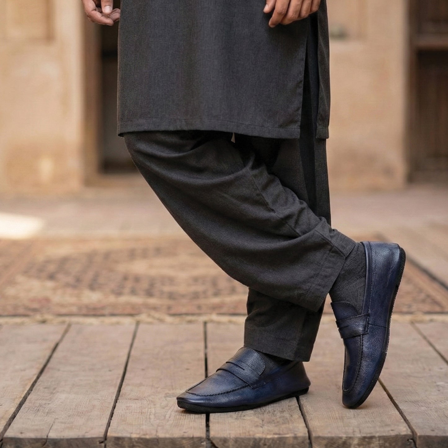 NAVY TWO TONE LEATHER LOAFERS
