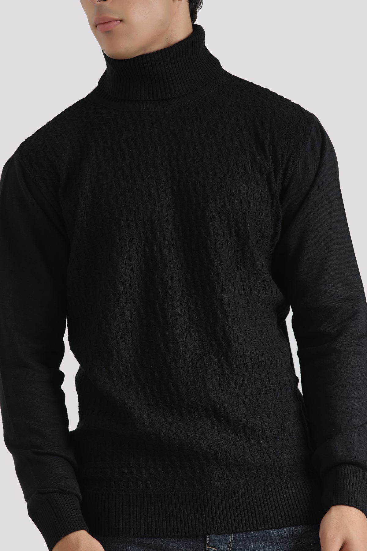 BLACK TURTLE NECK SWEATER