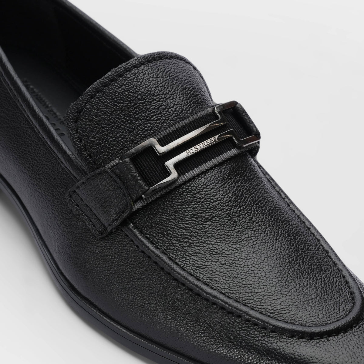 BLACK TEXTURED LEATHER SHOES