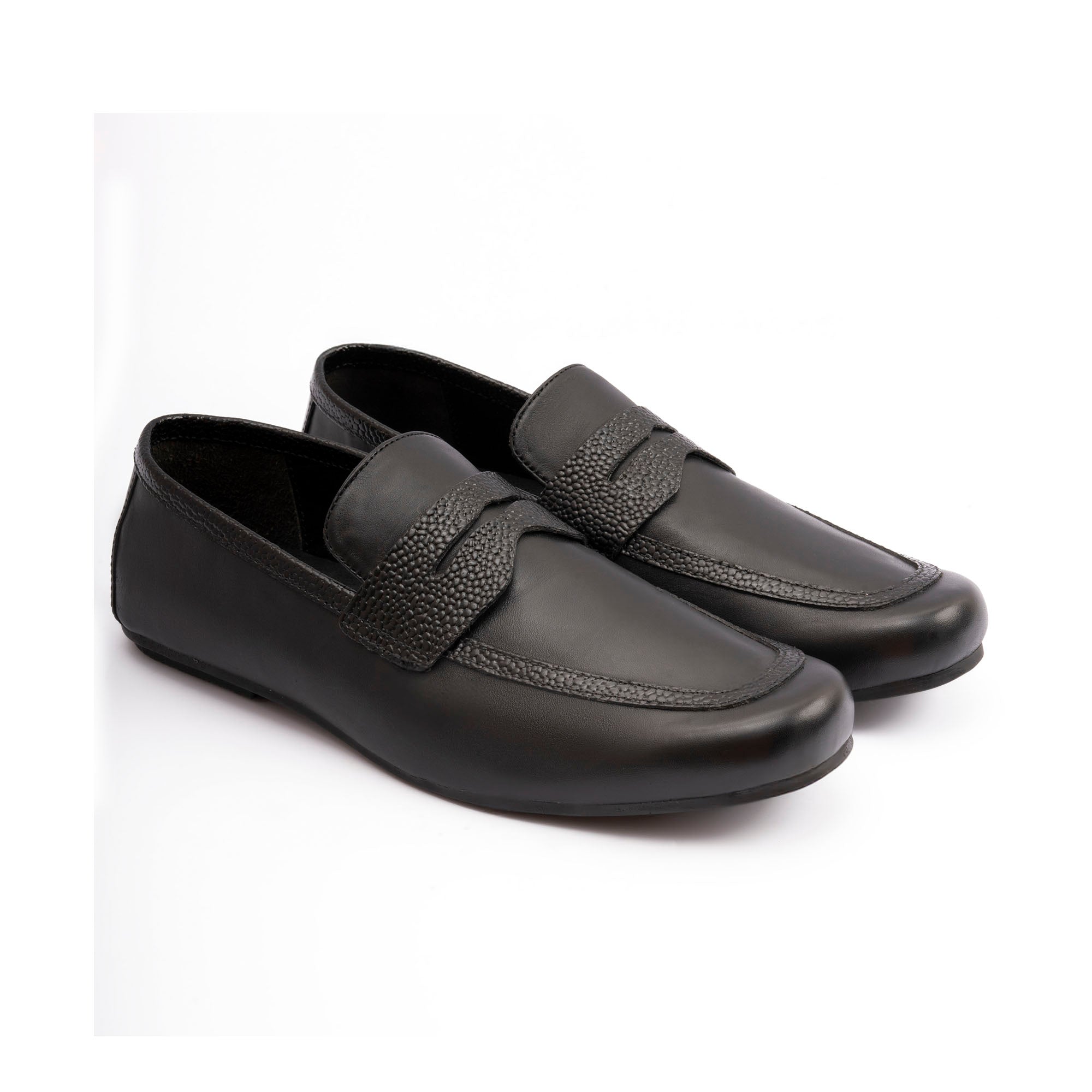 BLACK ANILINE LEATHER MOCCASIN