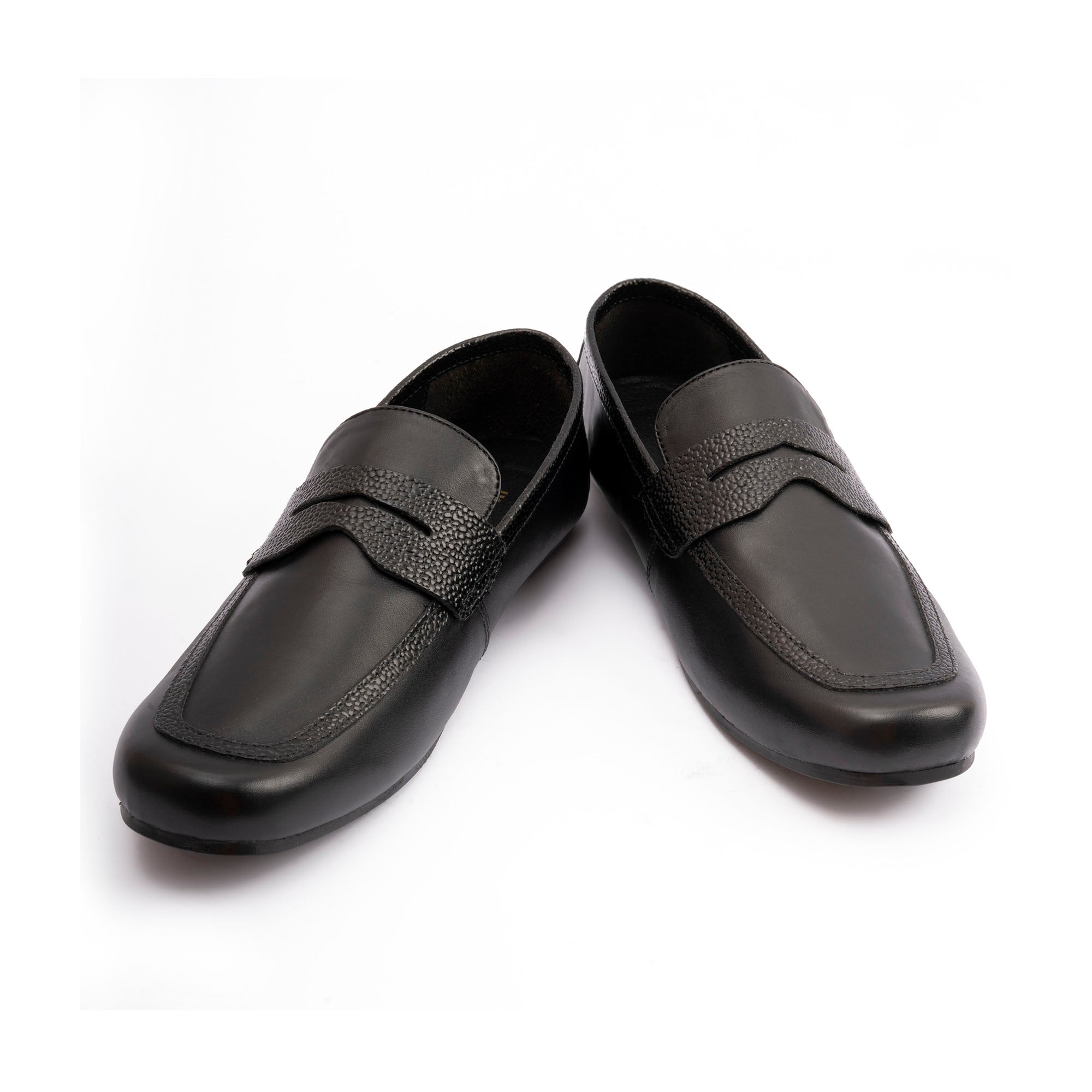 BLACK ANILINE LEATHER MOCCASIN